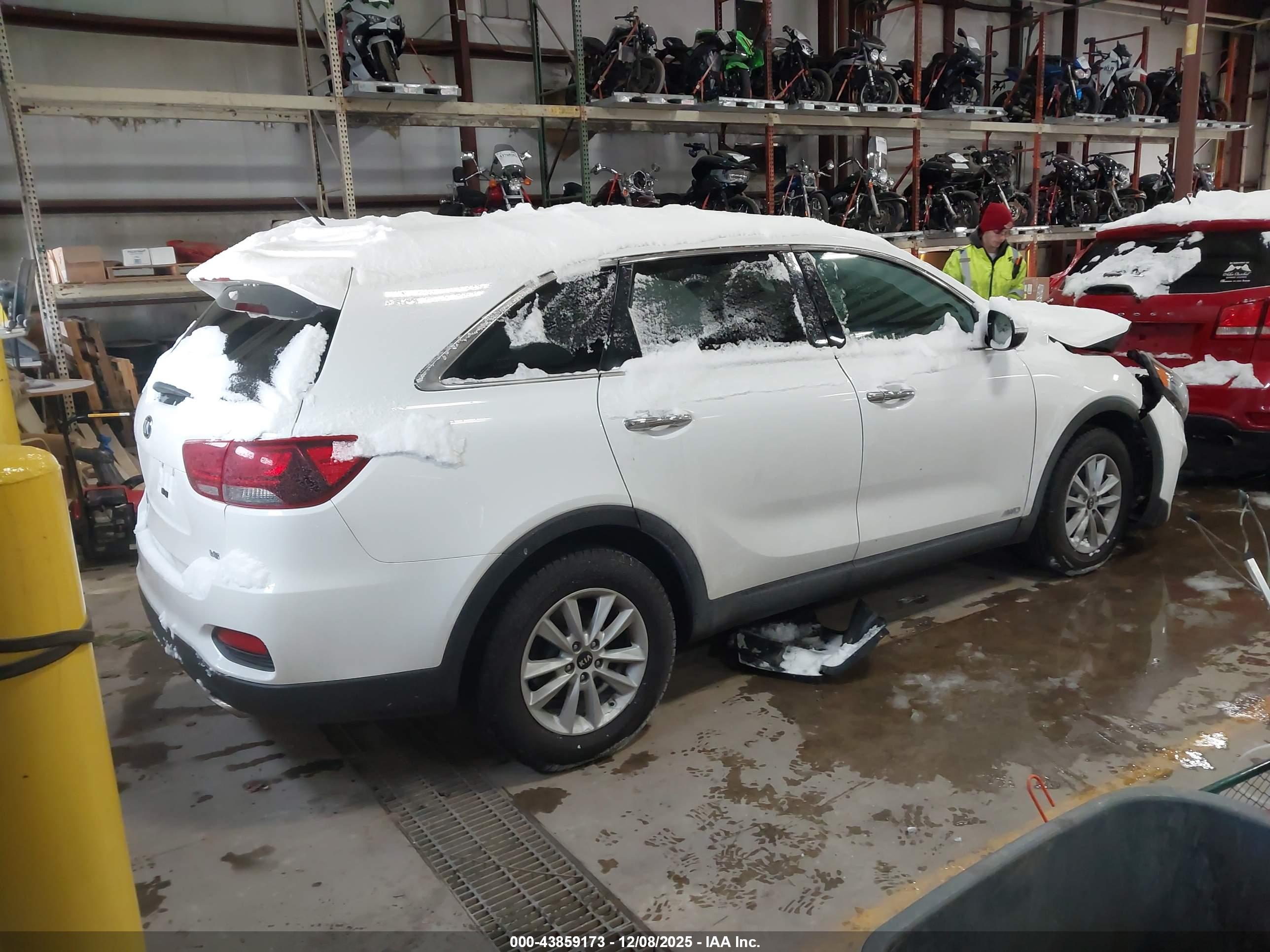 KIA SORENTO image 4