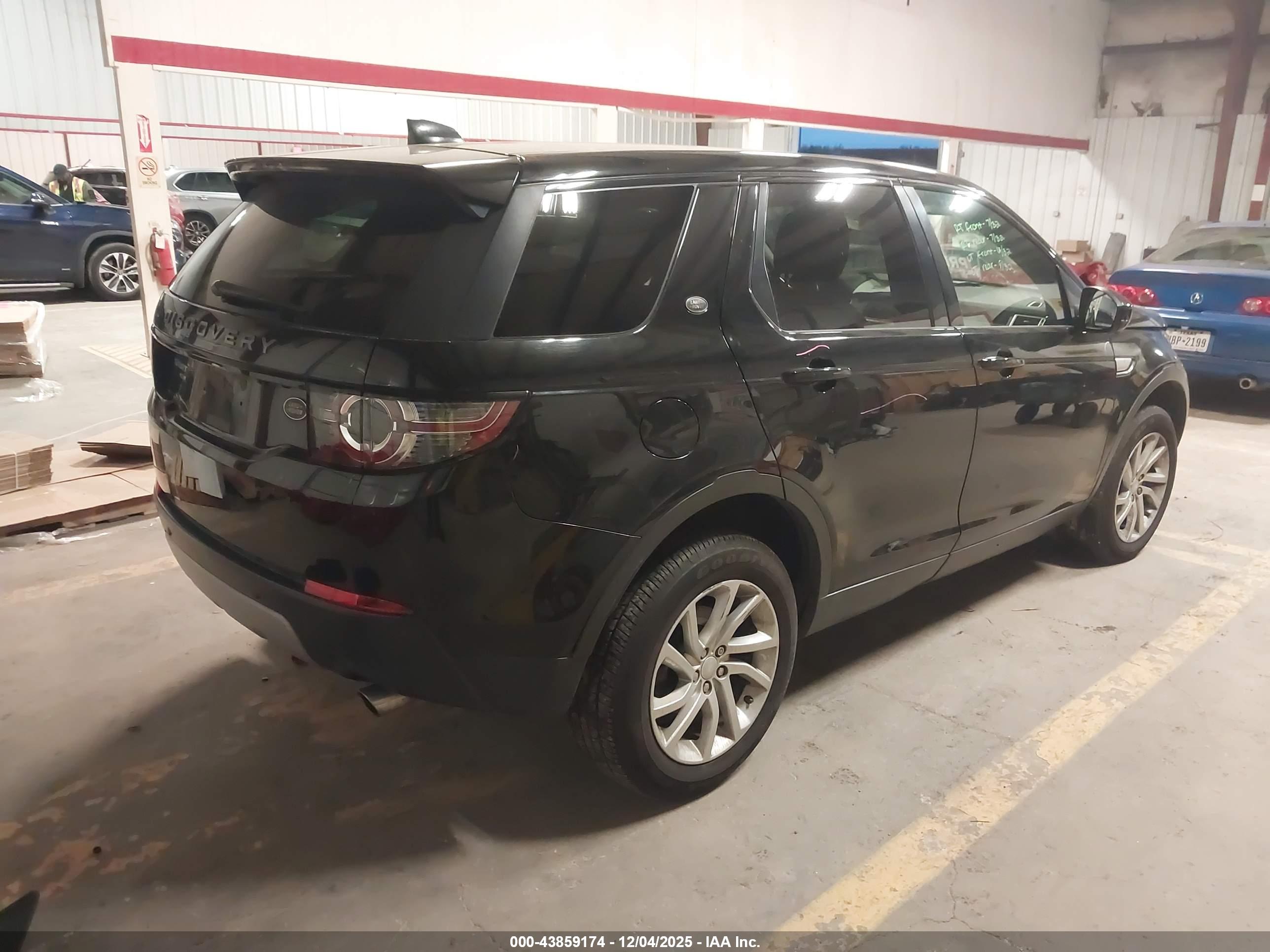 LAND ROVER image 4