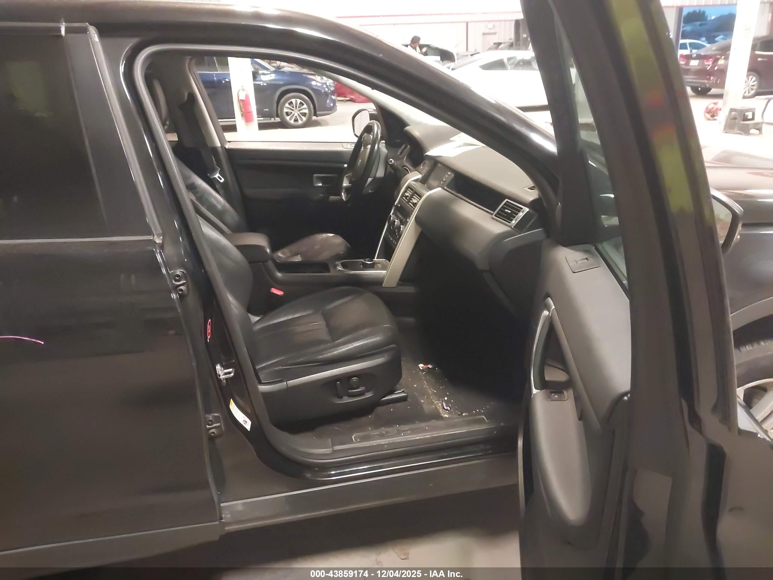 LAND ROVER image 5