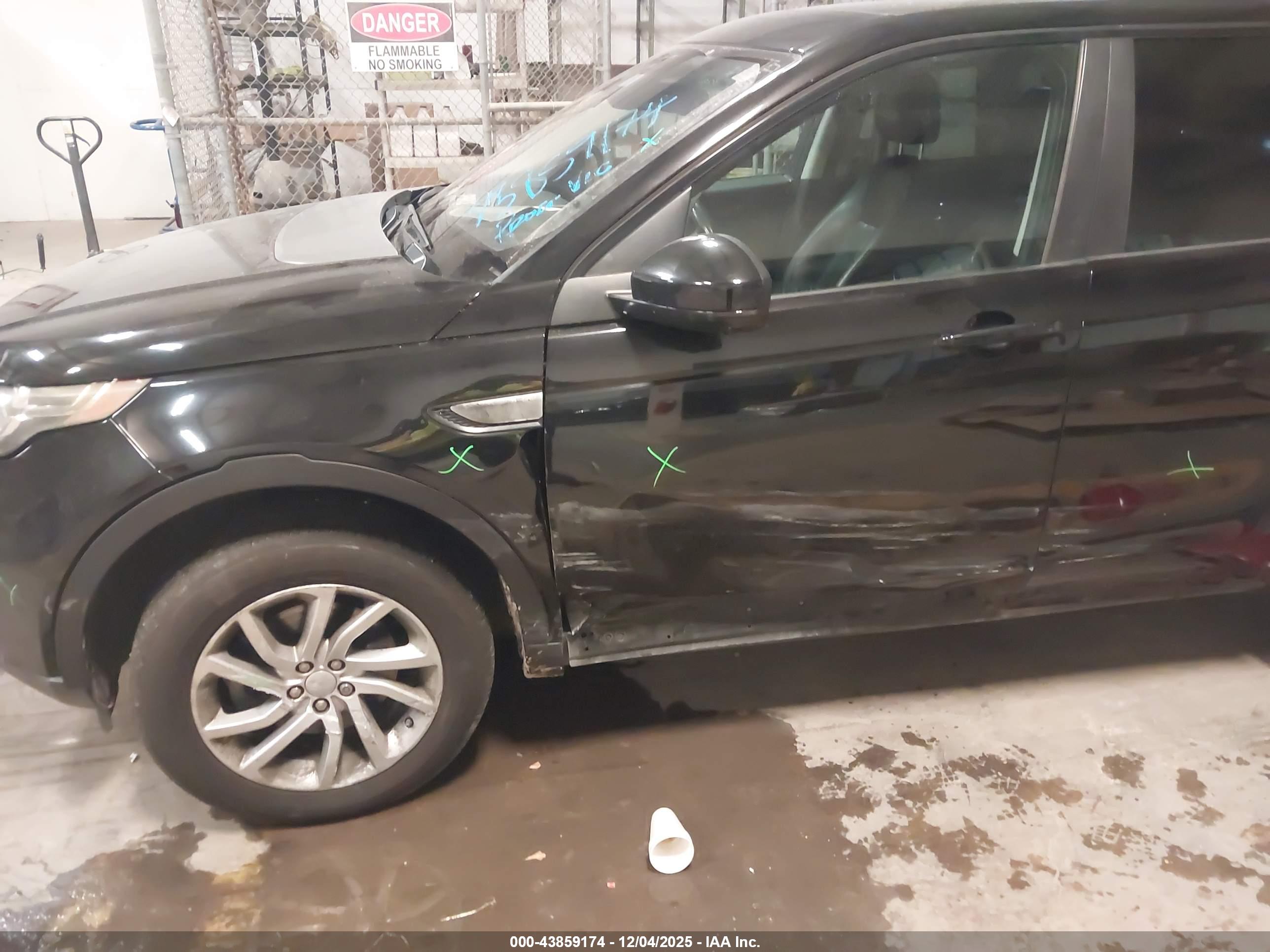 LAND ROVER image 6