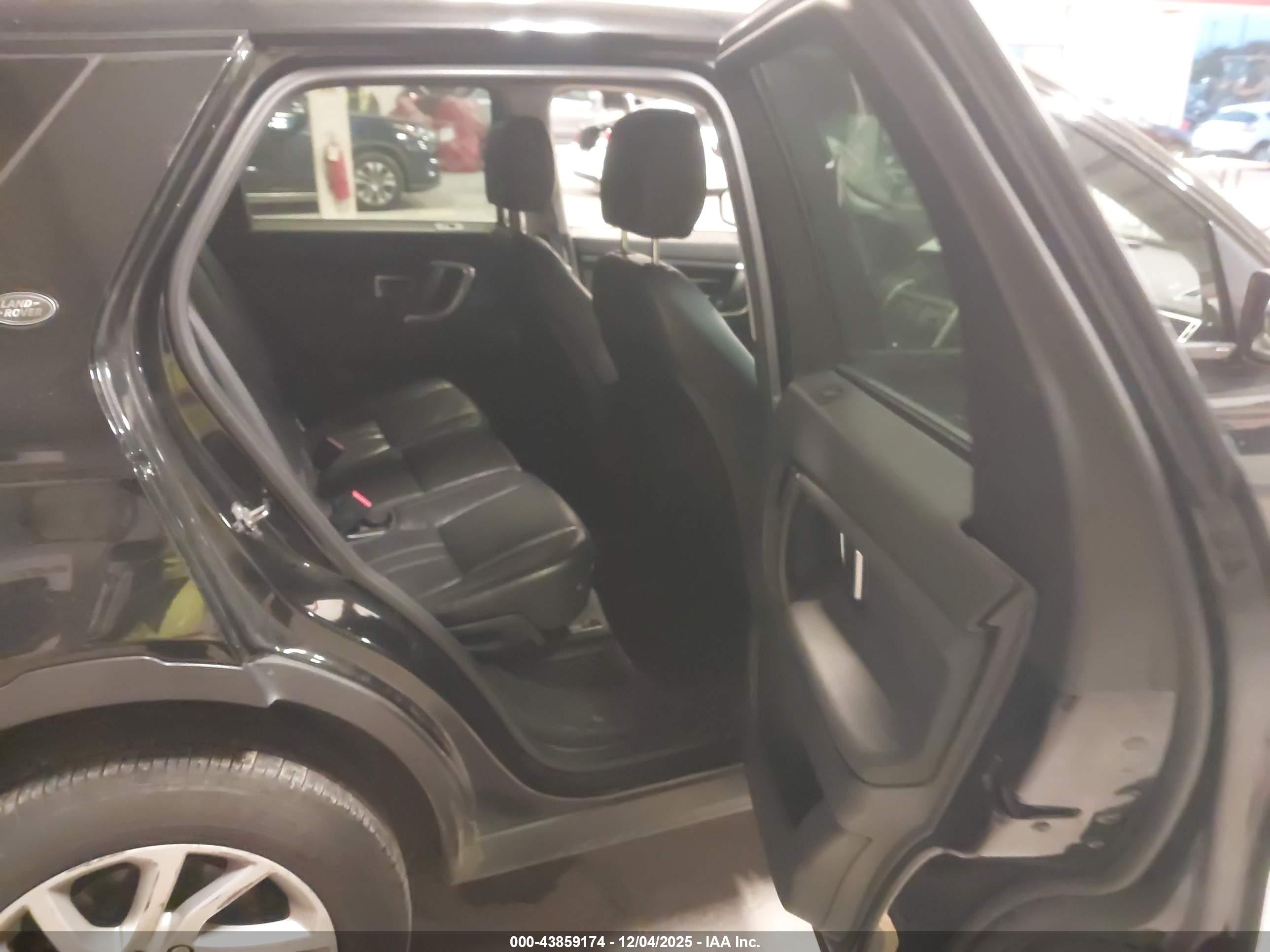 LAND ROVER image 8