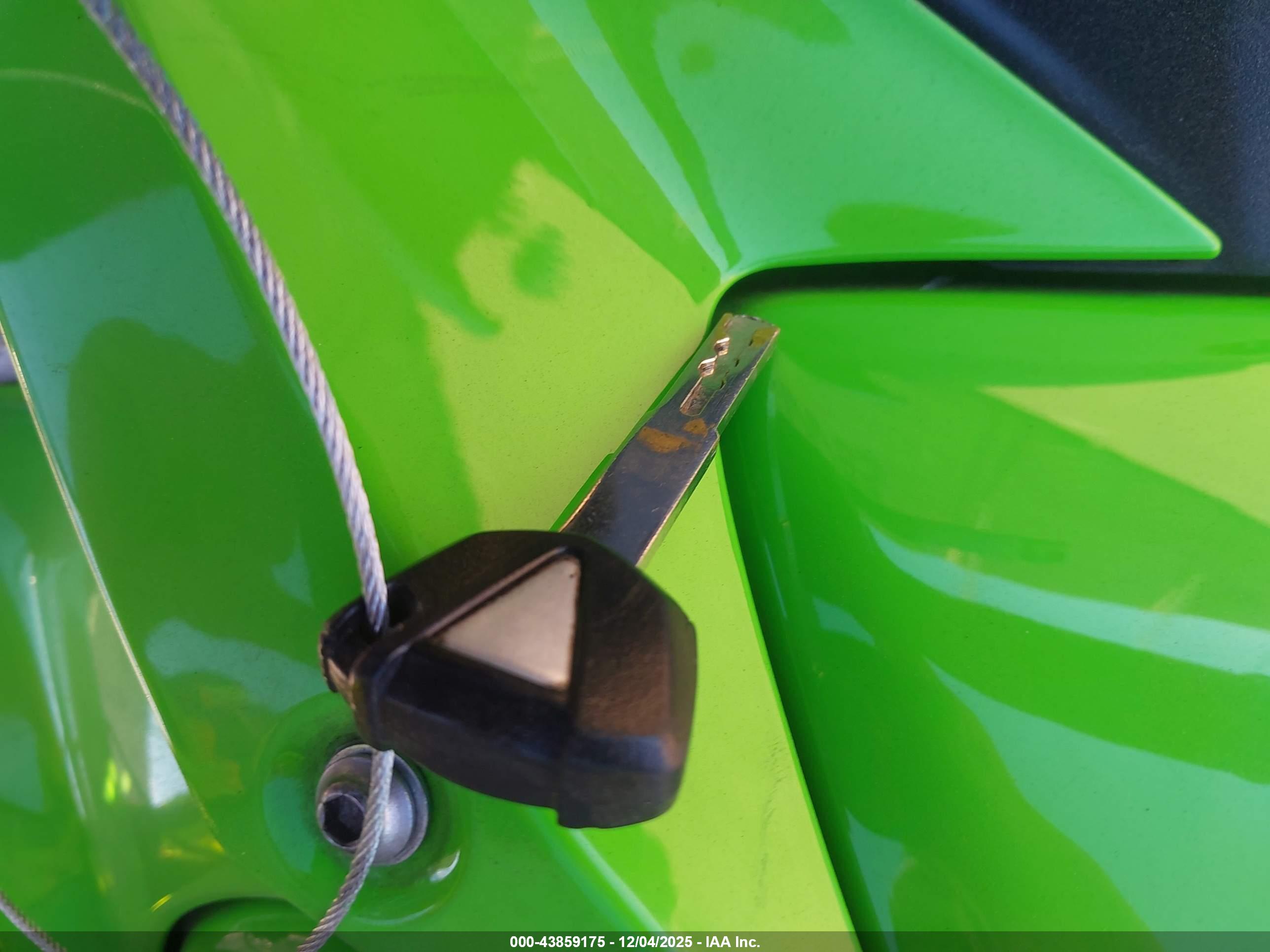 KAWASAKI EX650 image 11