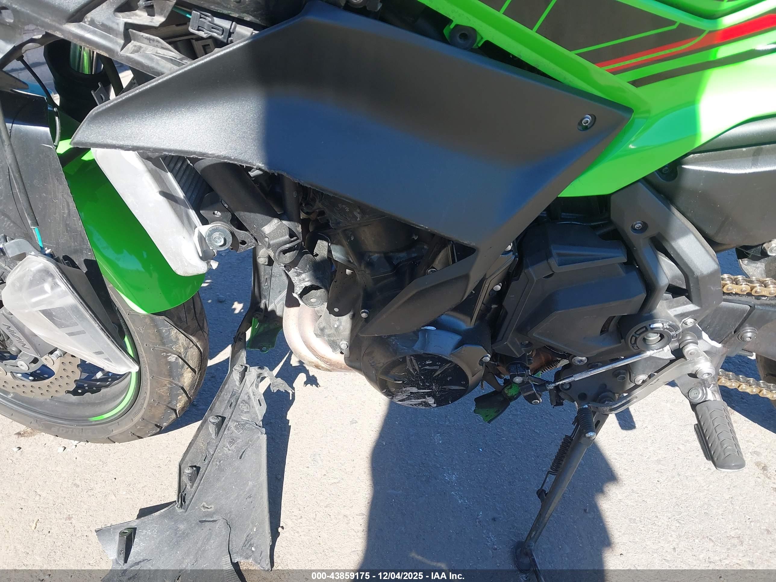 KAWASAKI EX650 image 9
