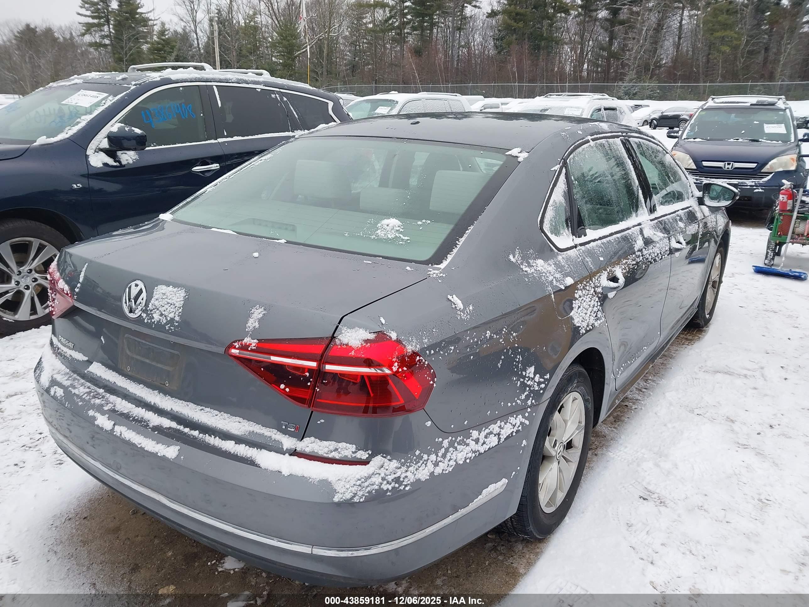 VOLKSWAGEN PASSAT image 4