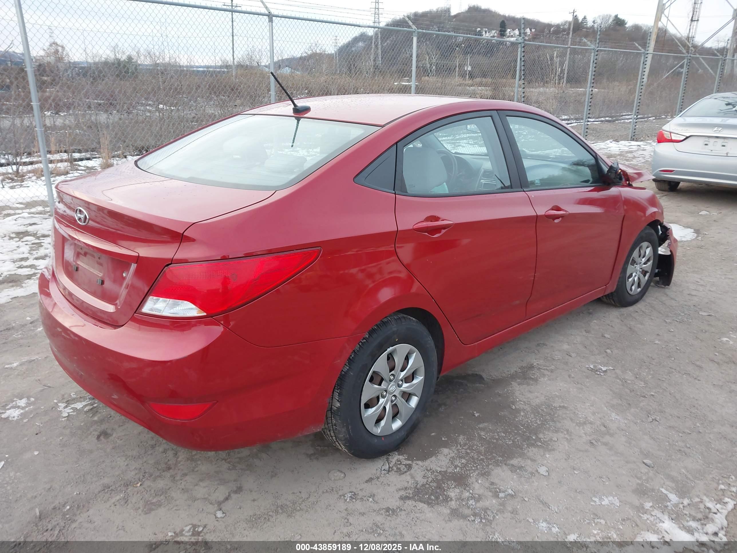 HYUNDAI ACCENT image 4