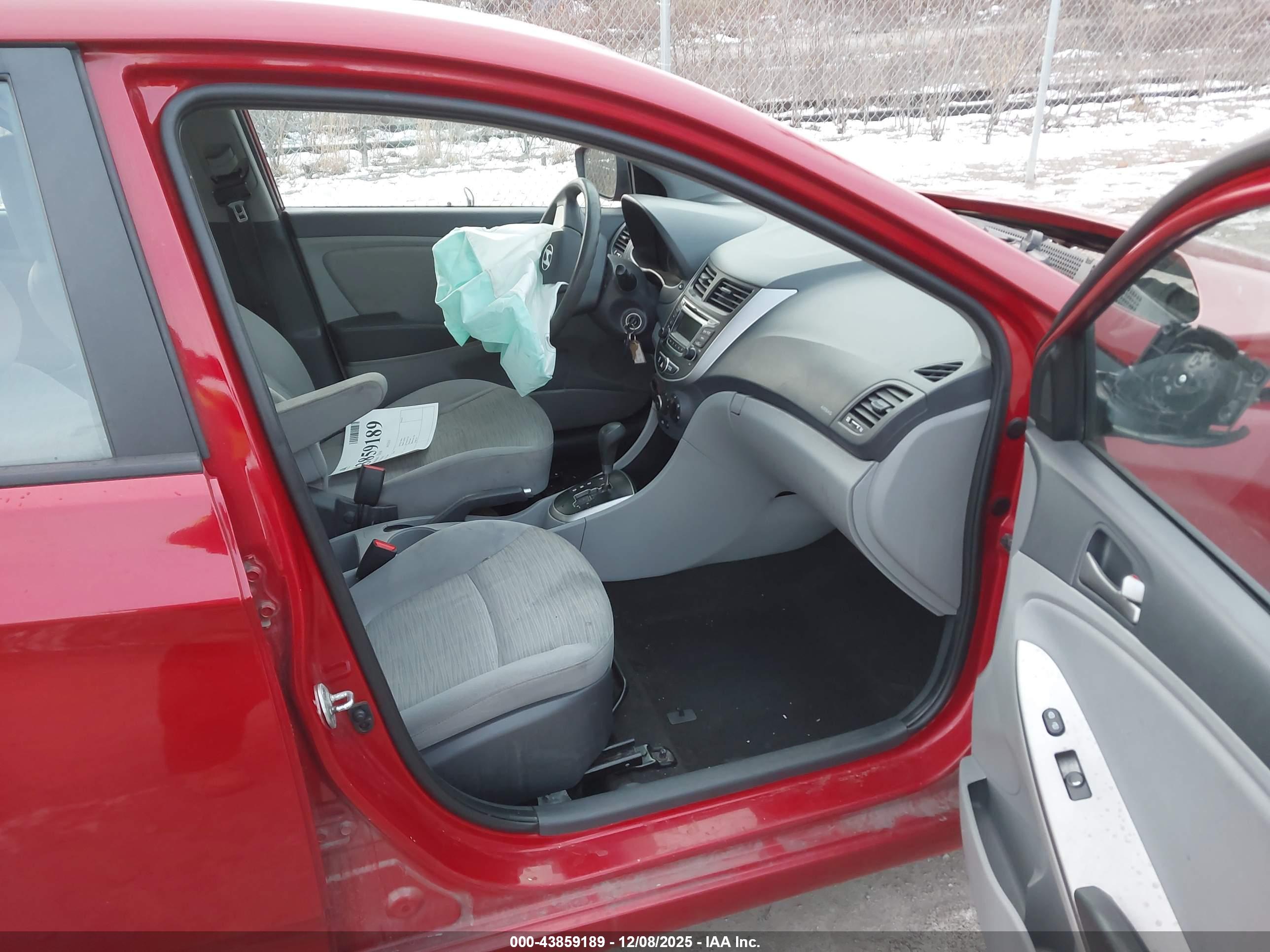 HYUNDAI ACCENT image 5