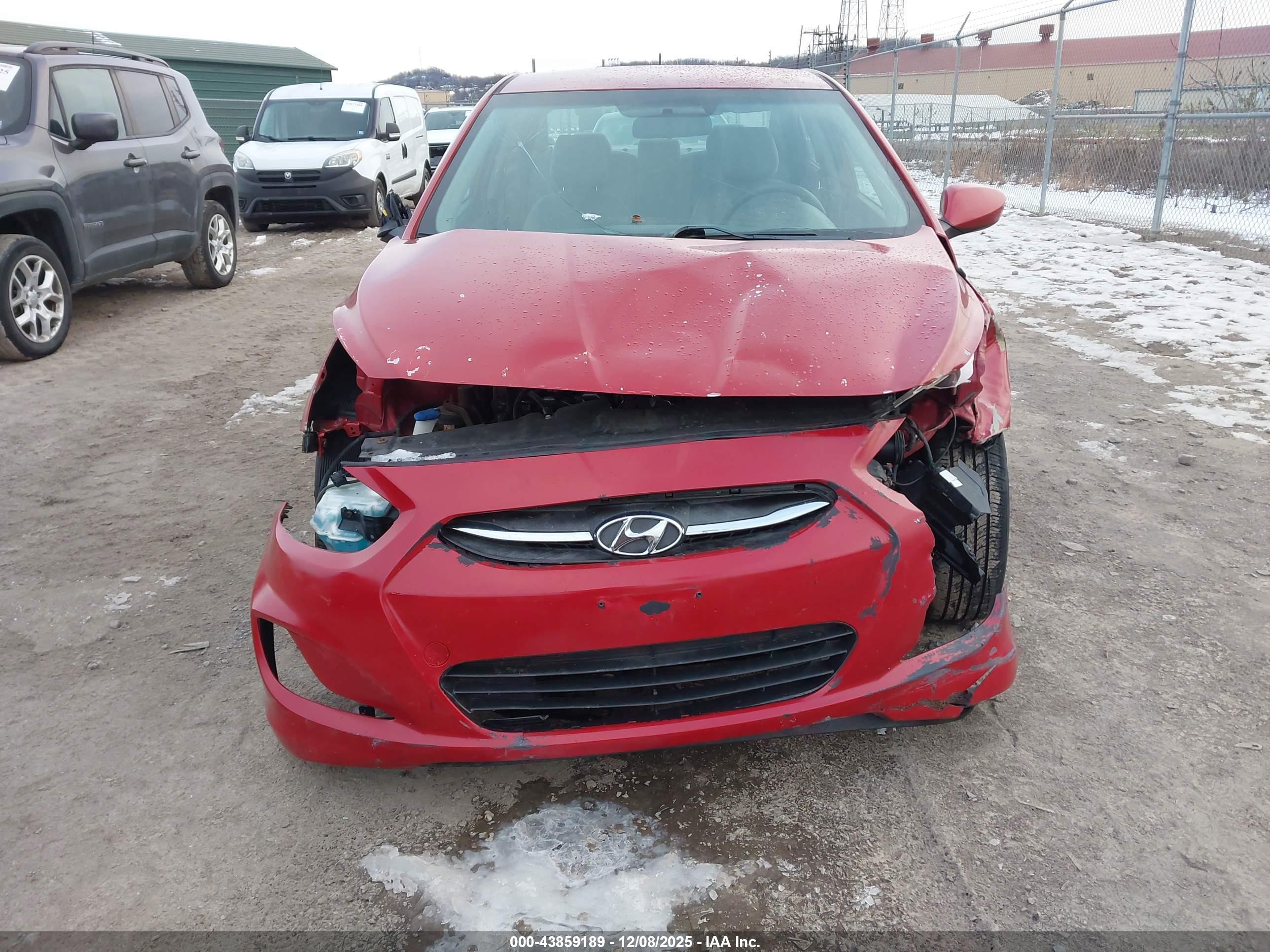 HYUNDAI ACCENT image 6