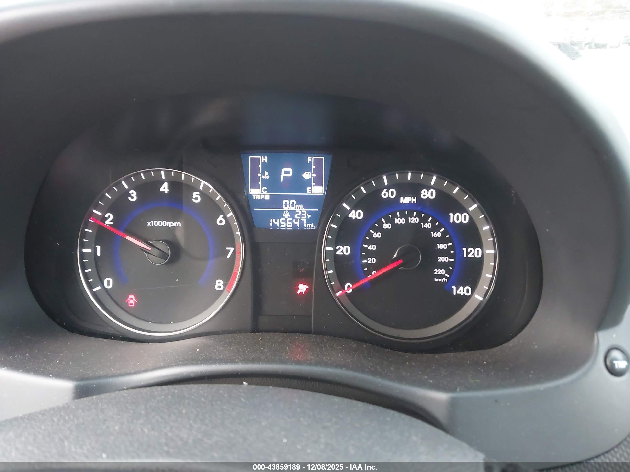 HYUNDAI ACCENT image 7