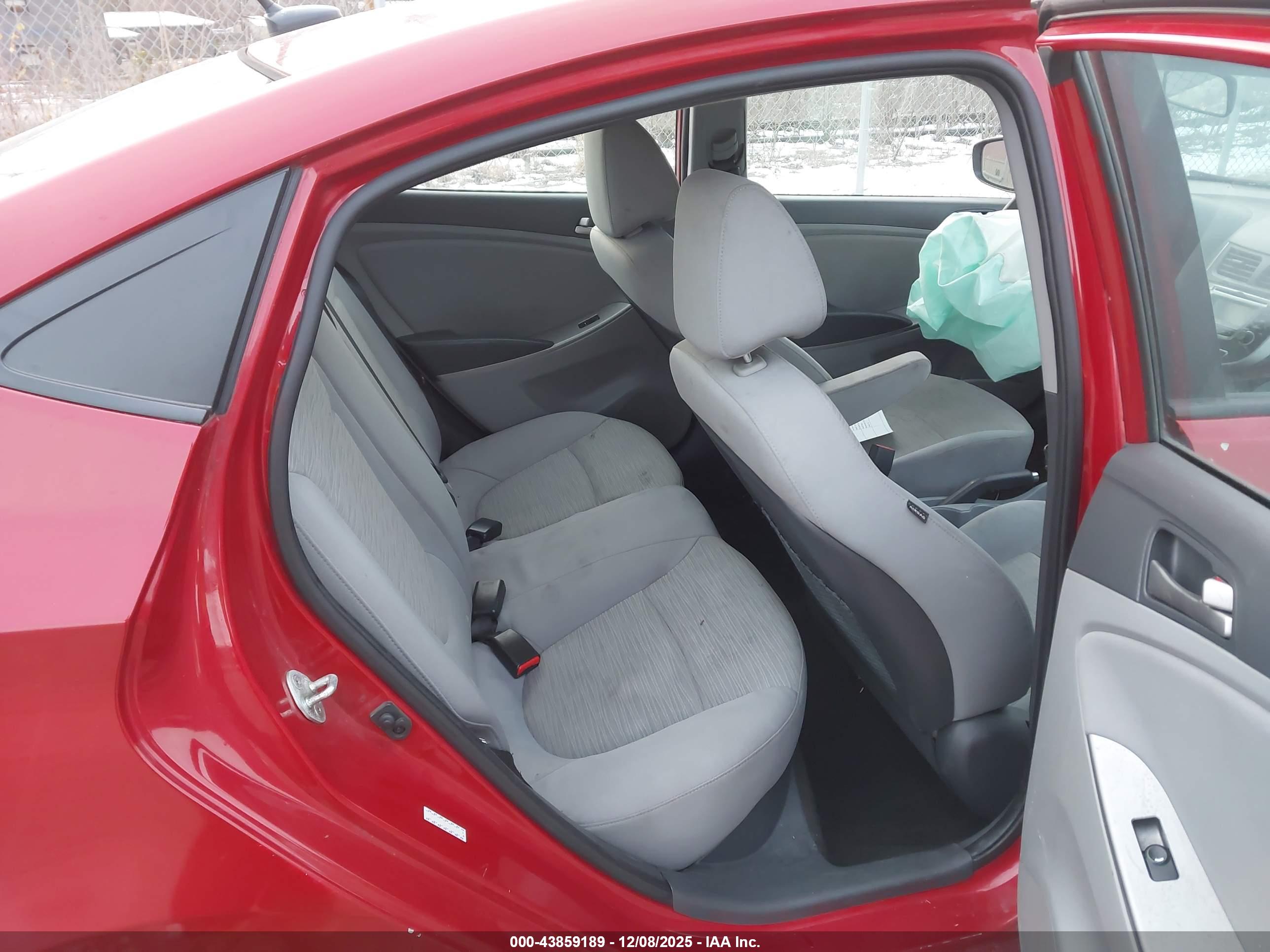 HYUNDAI ACCENT image 8