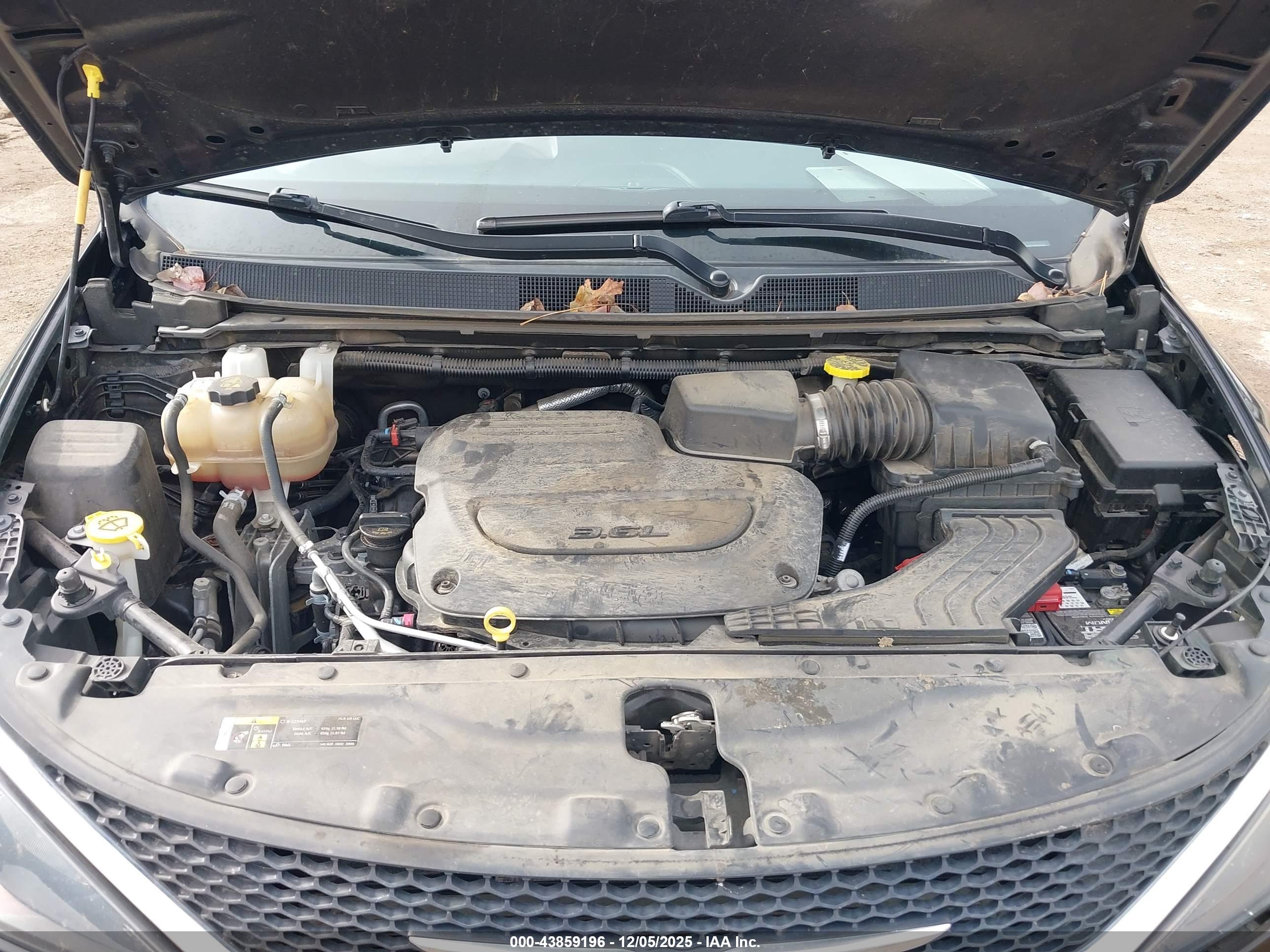 CHRYSLER VOYAGER image 10