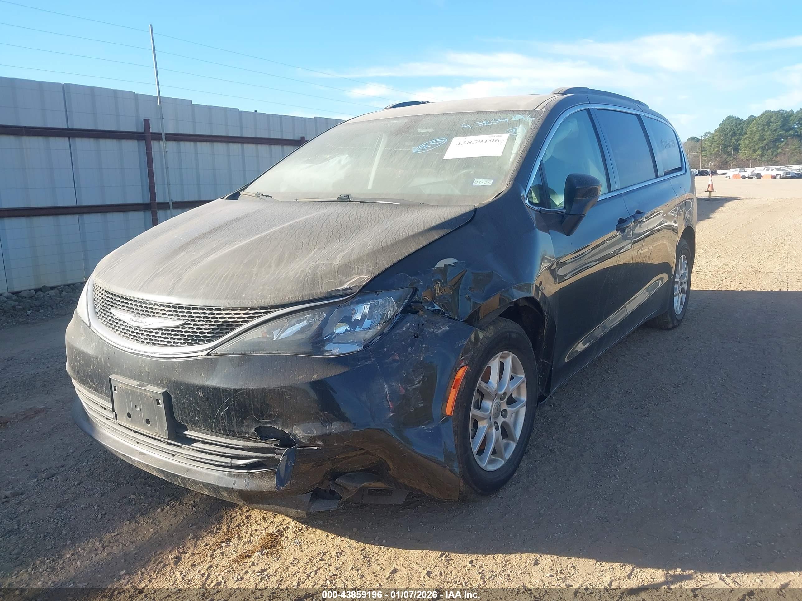CHRYSLER VOYAGER image 2