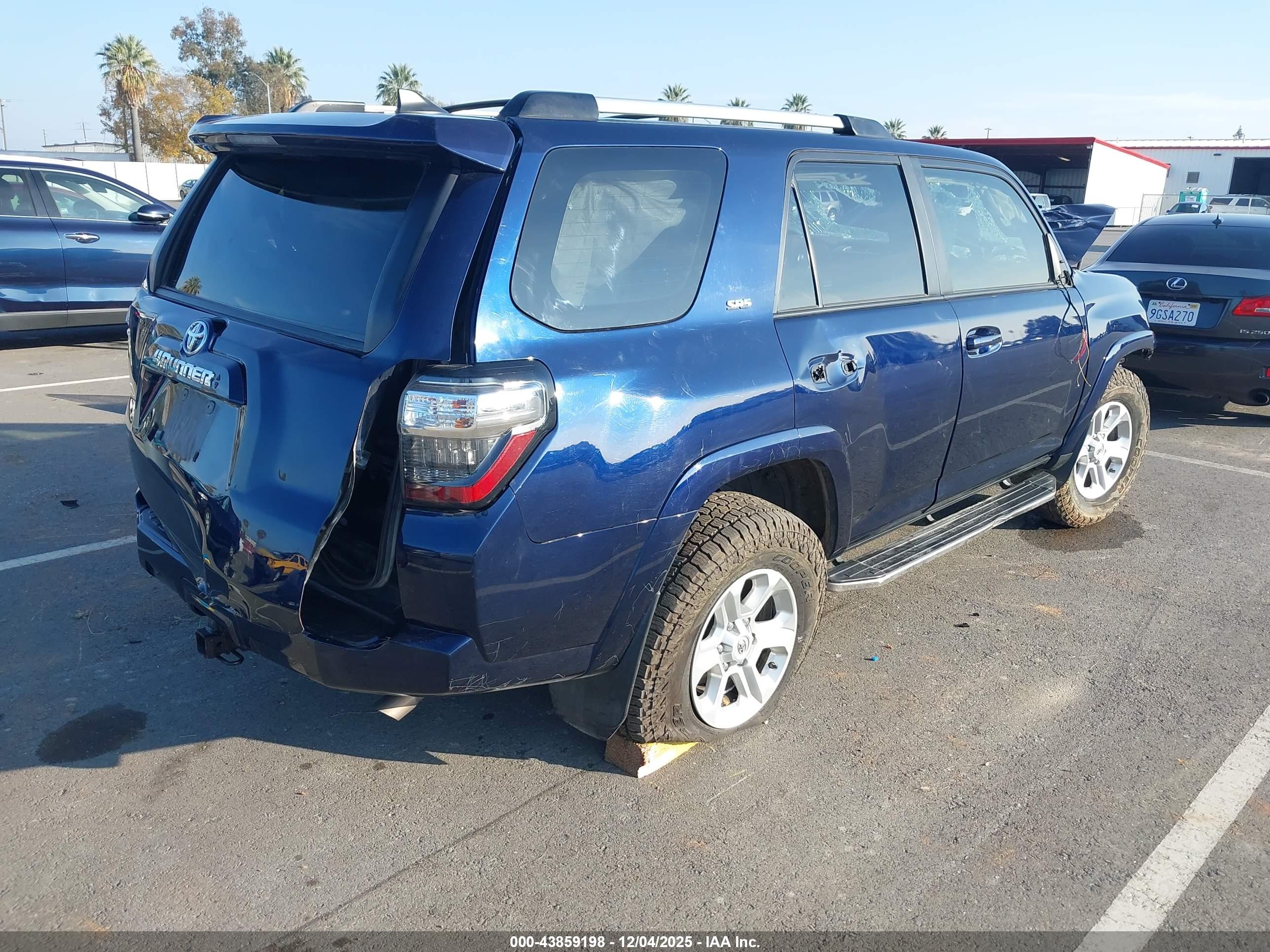 TOYOTA 4RUNNER image 4
