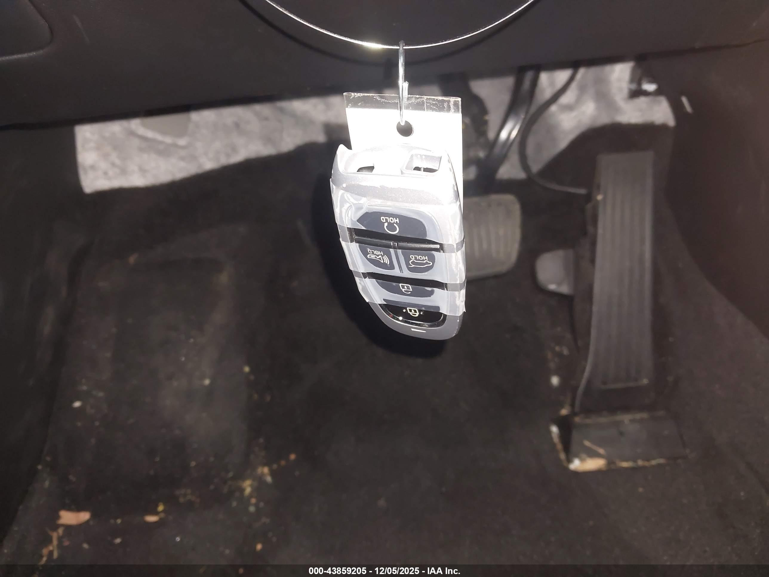 HYUNDAI TUCSON image 11