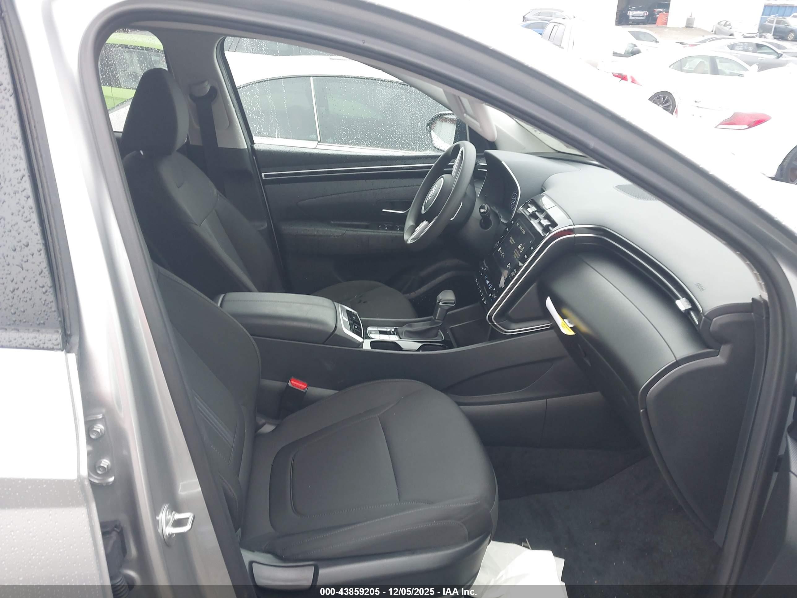 HYUNDAI TUCSON image 5