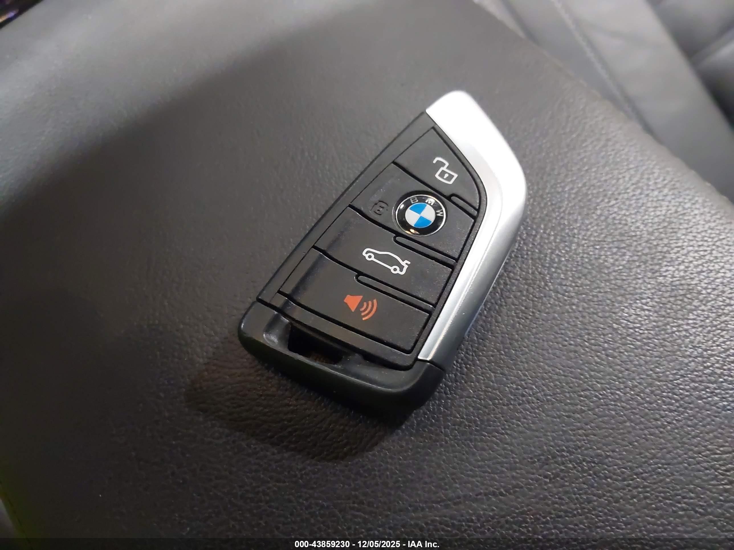 BMW X4 image 11