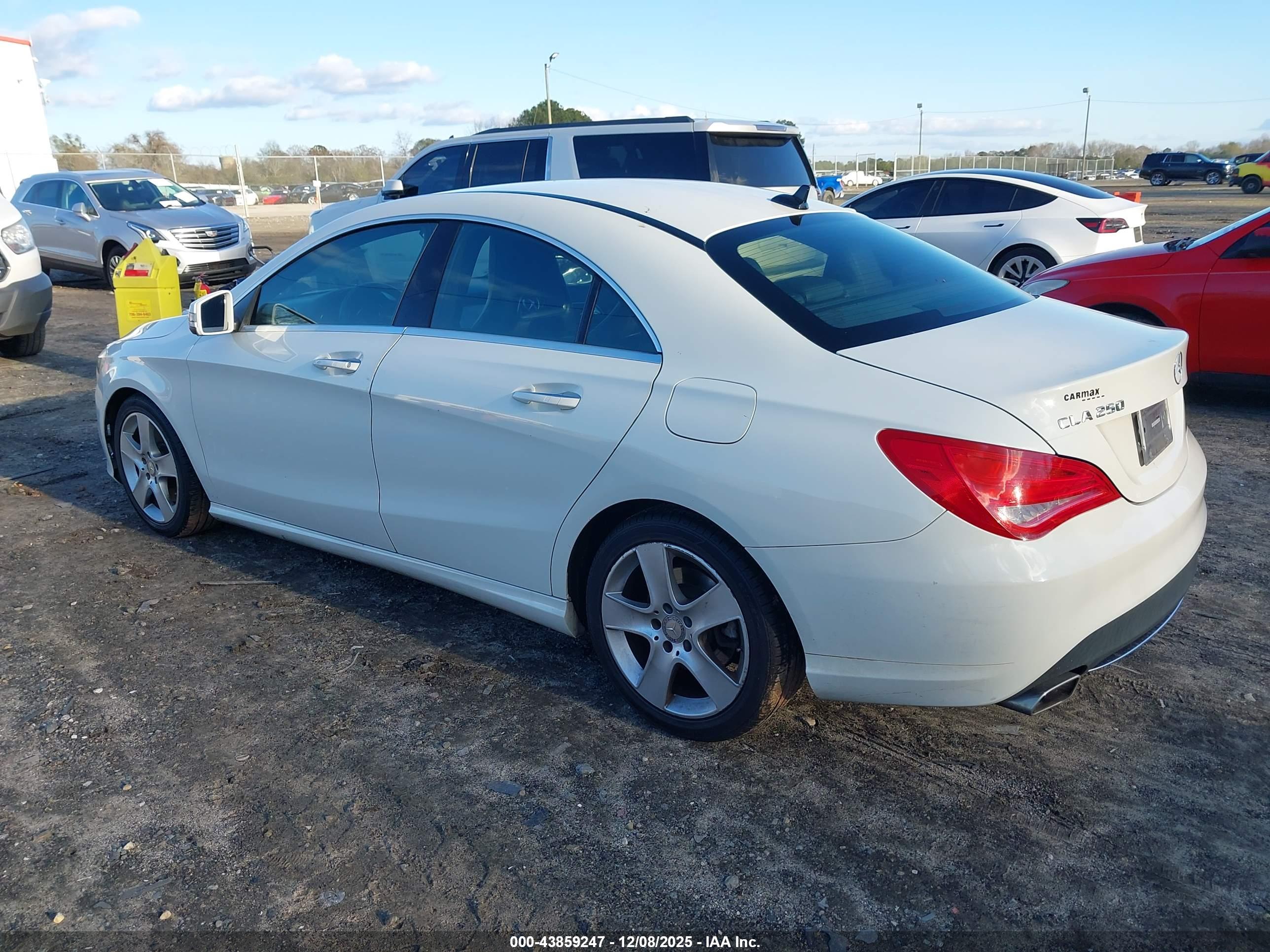 MERCEDES-BENZ CLA image 3
