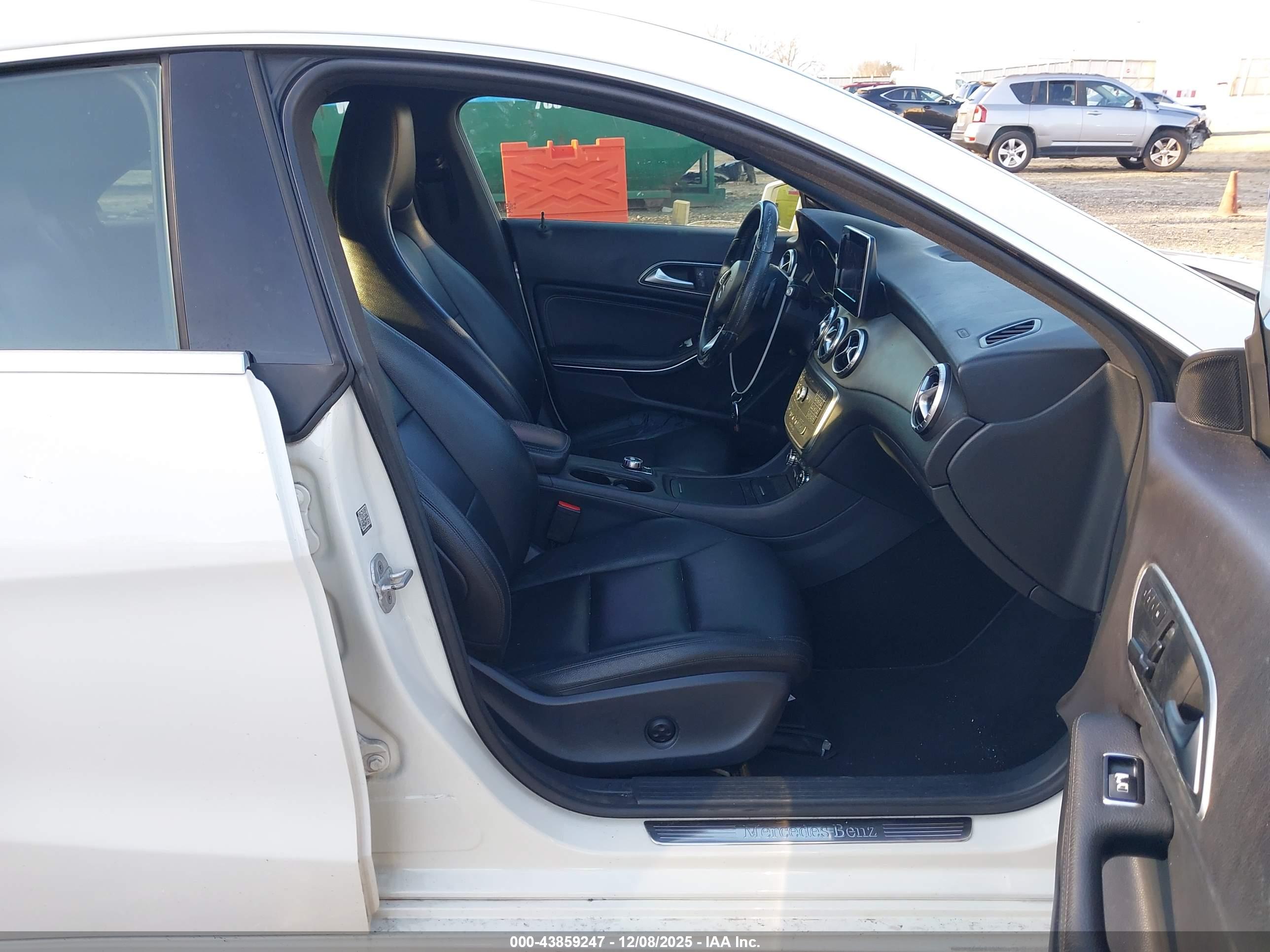 MERCEDES-BENZ CLA image 5