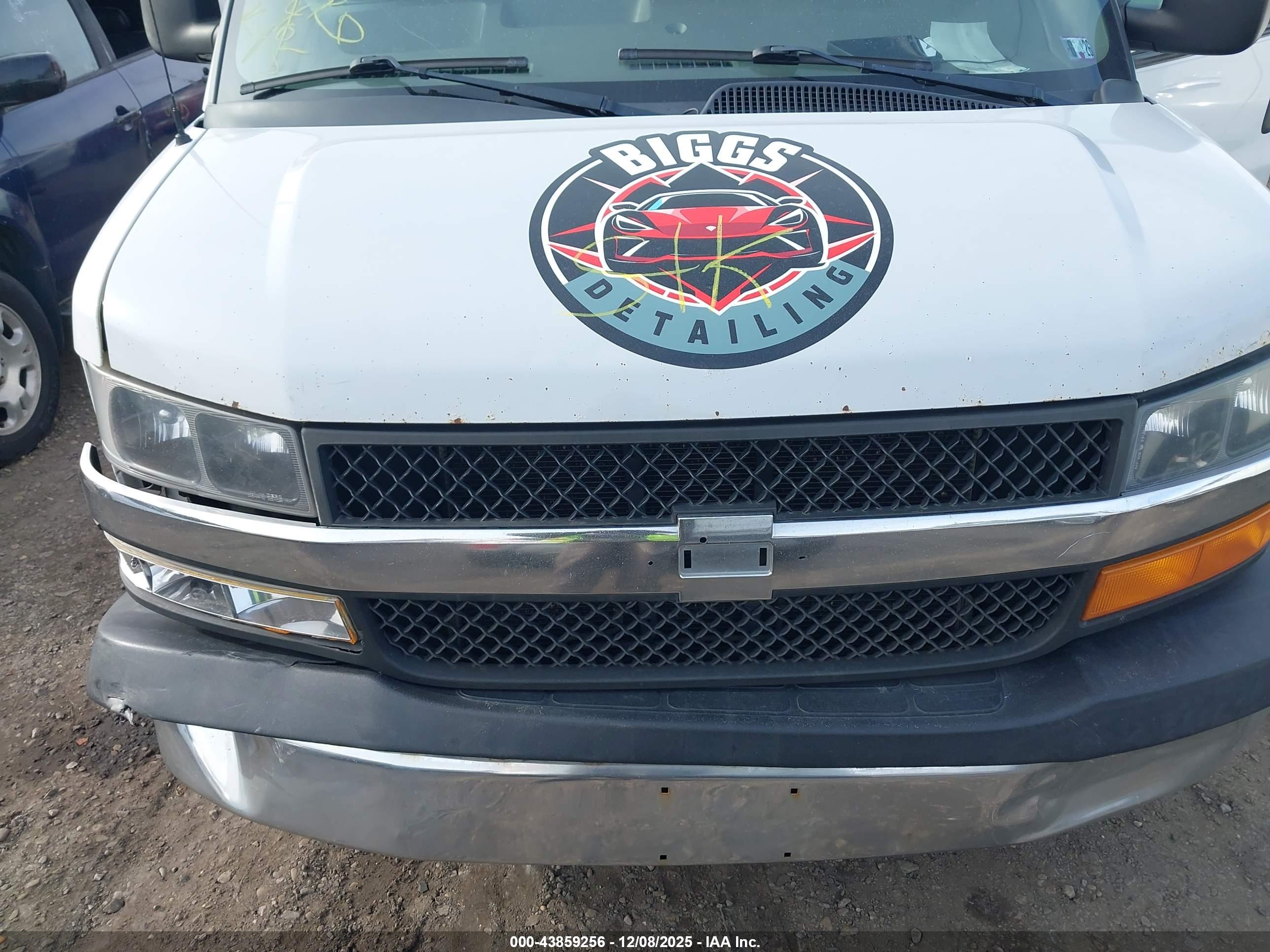 GMC SAVANA image 10