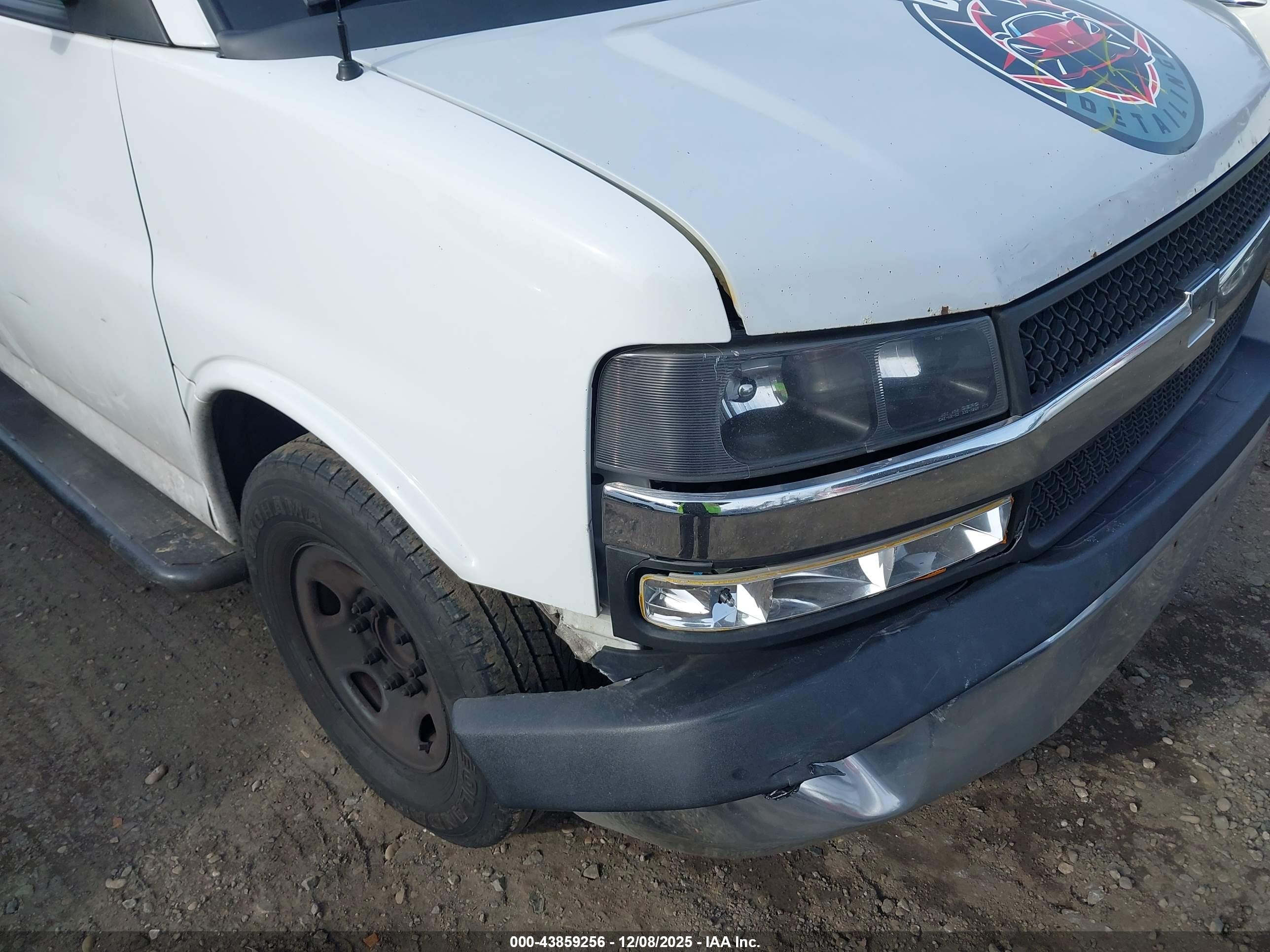 GMC SAVANA image 6