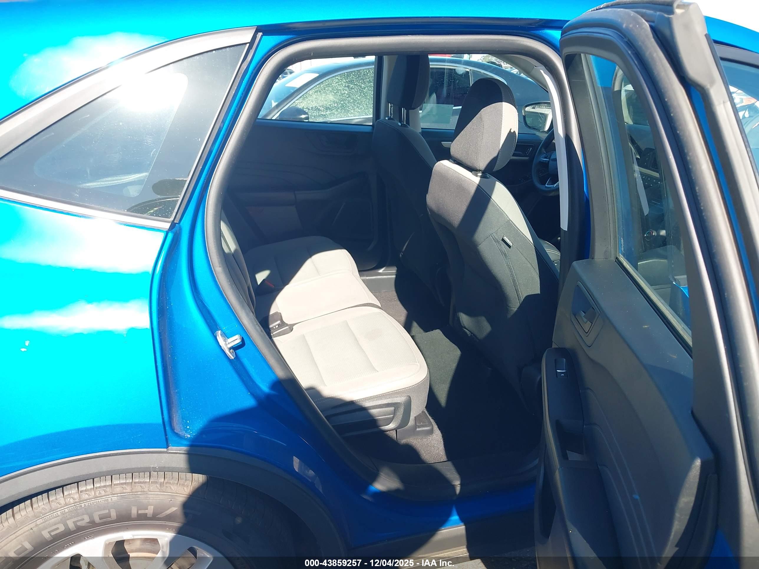 FORD ESCAPE image 8