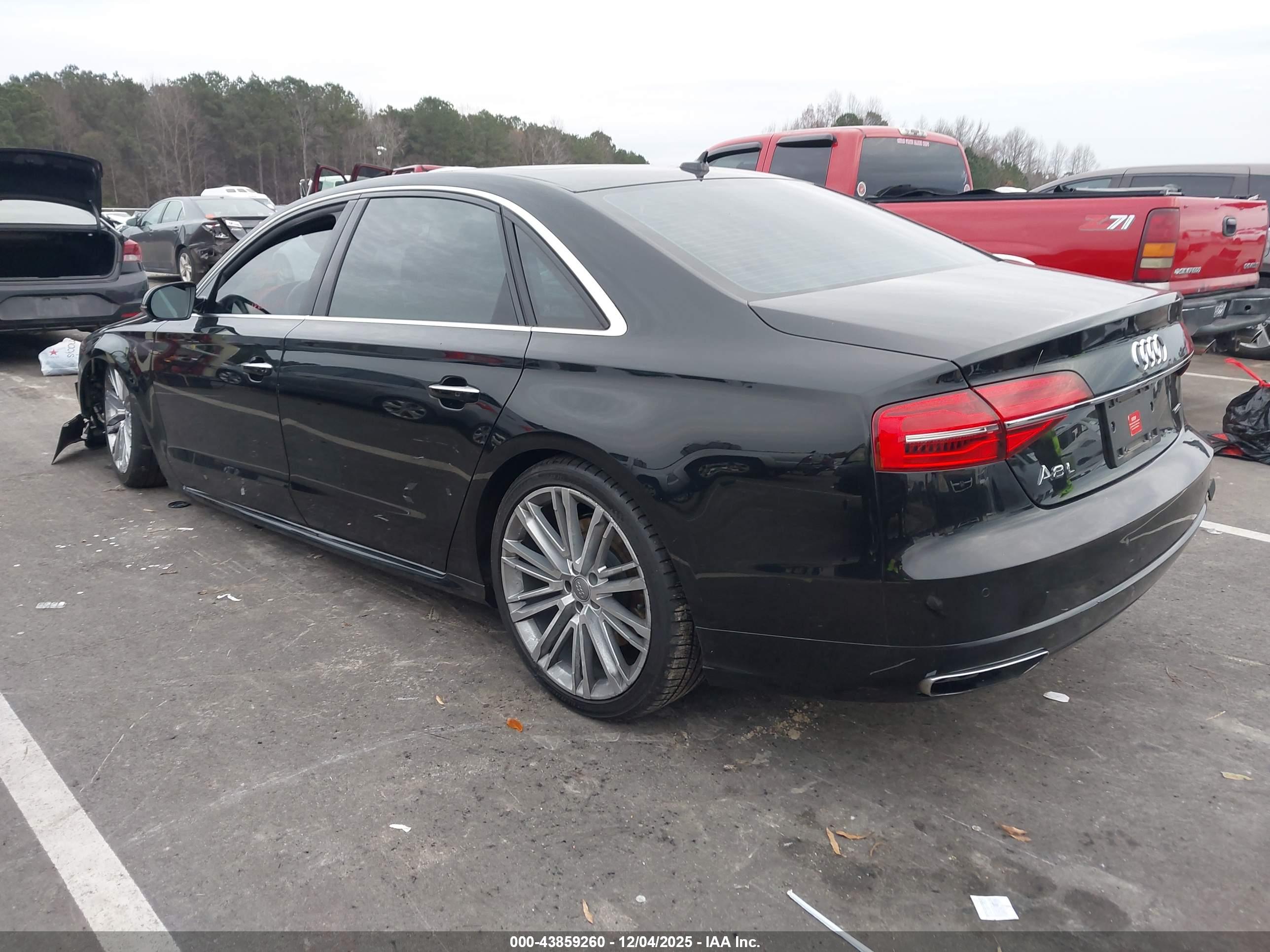 AUDI A8 image 3