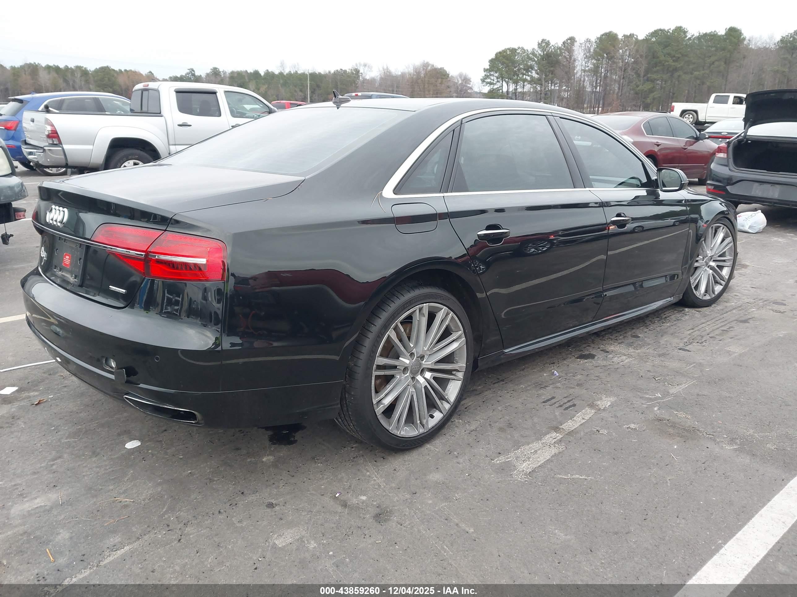 AUDI A8 image 4