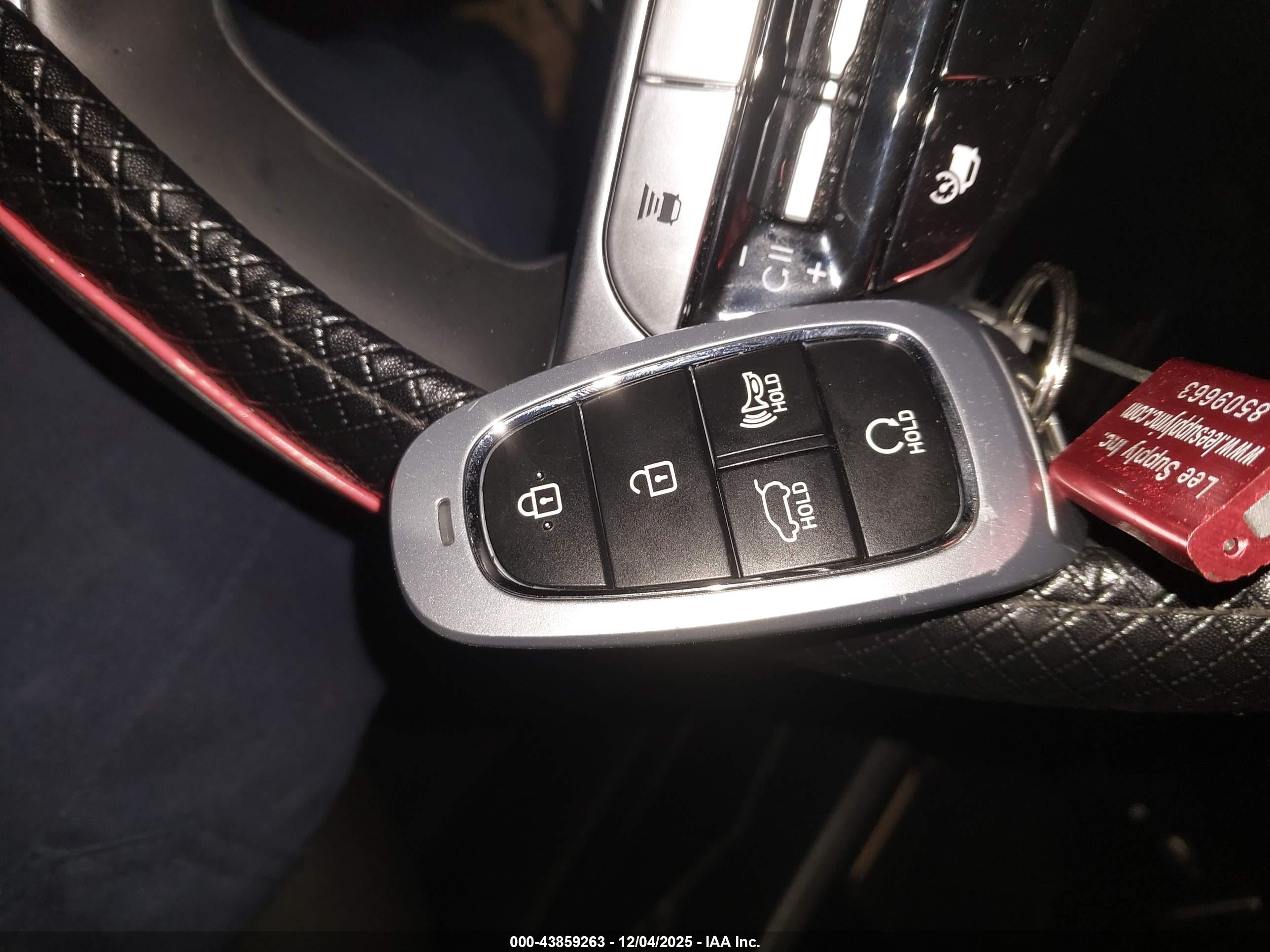 HYUNDAI TUCSON image 11