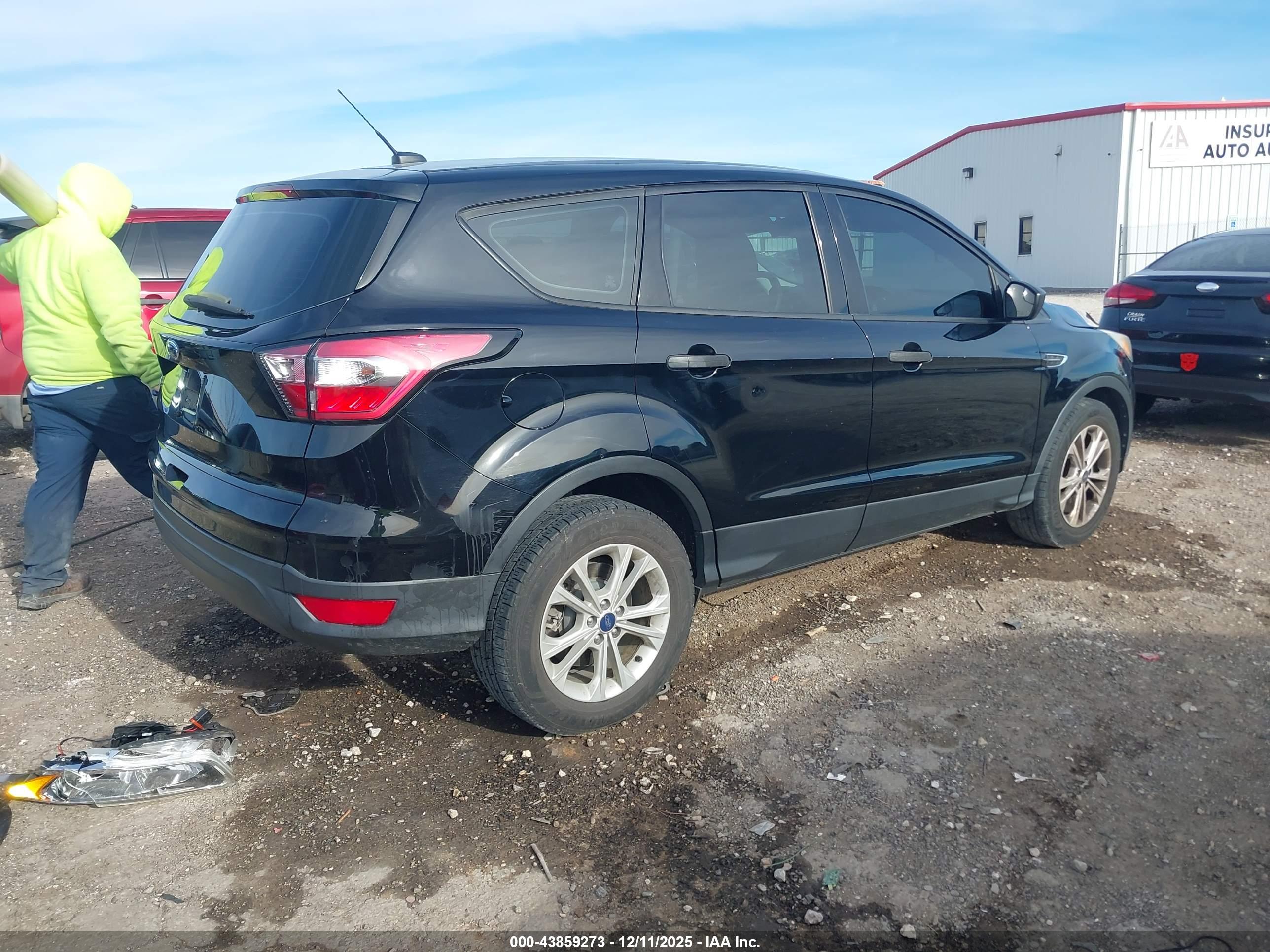 FORD ESCAPE image 4