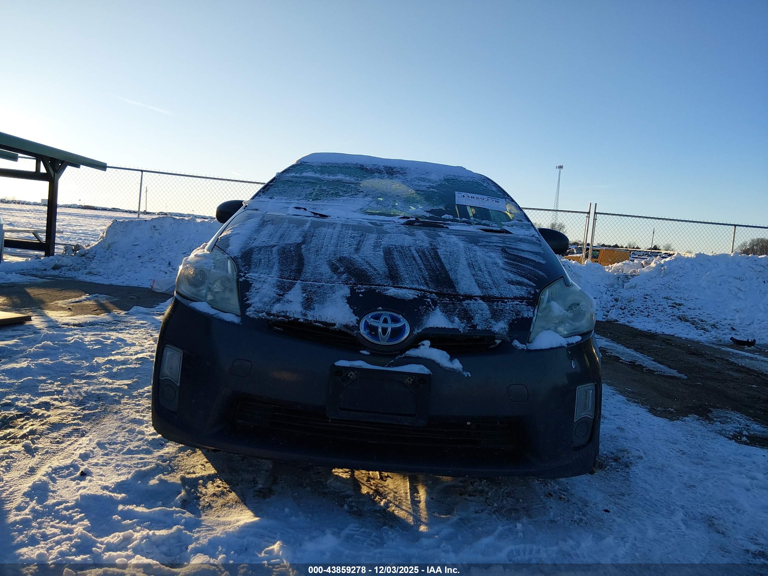 TOYOTA PRIUS image 6