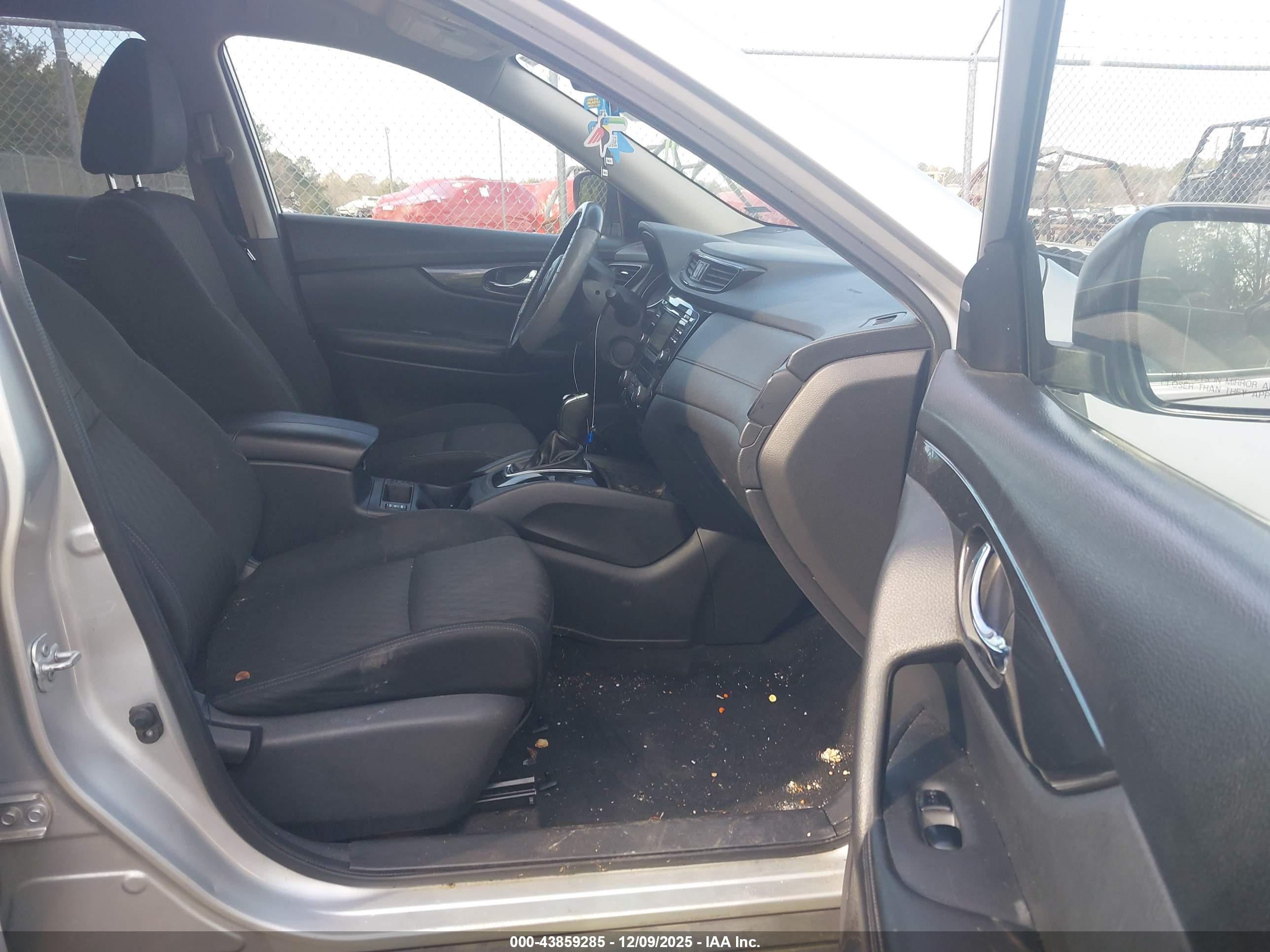 NISSAN ROGUE image 5