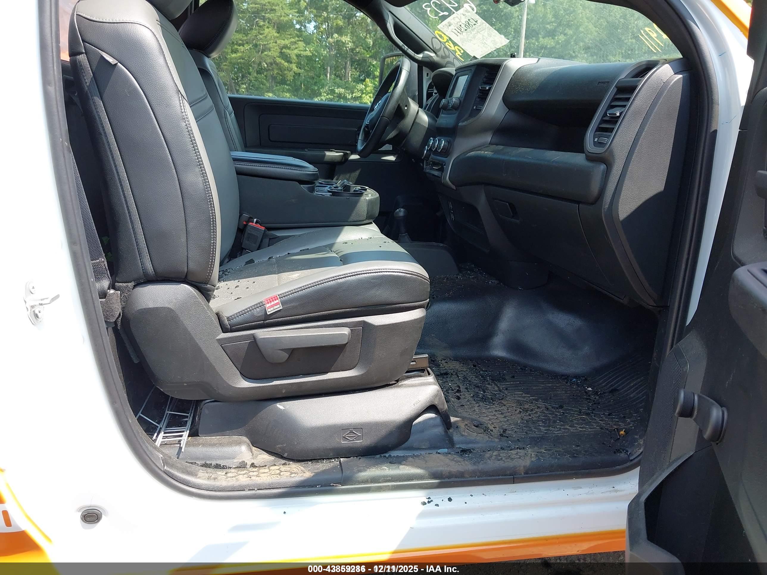 RAM 2500 image 5