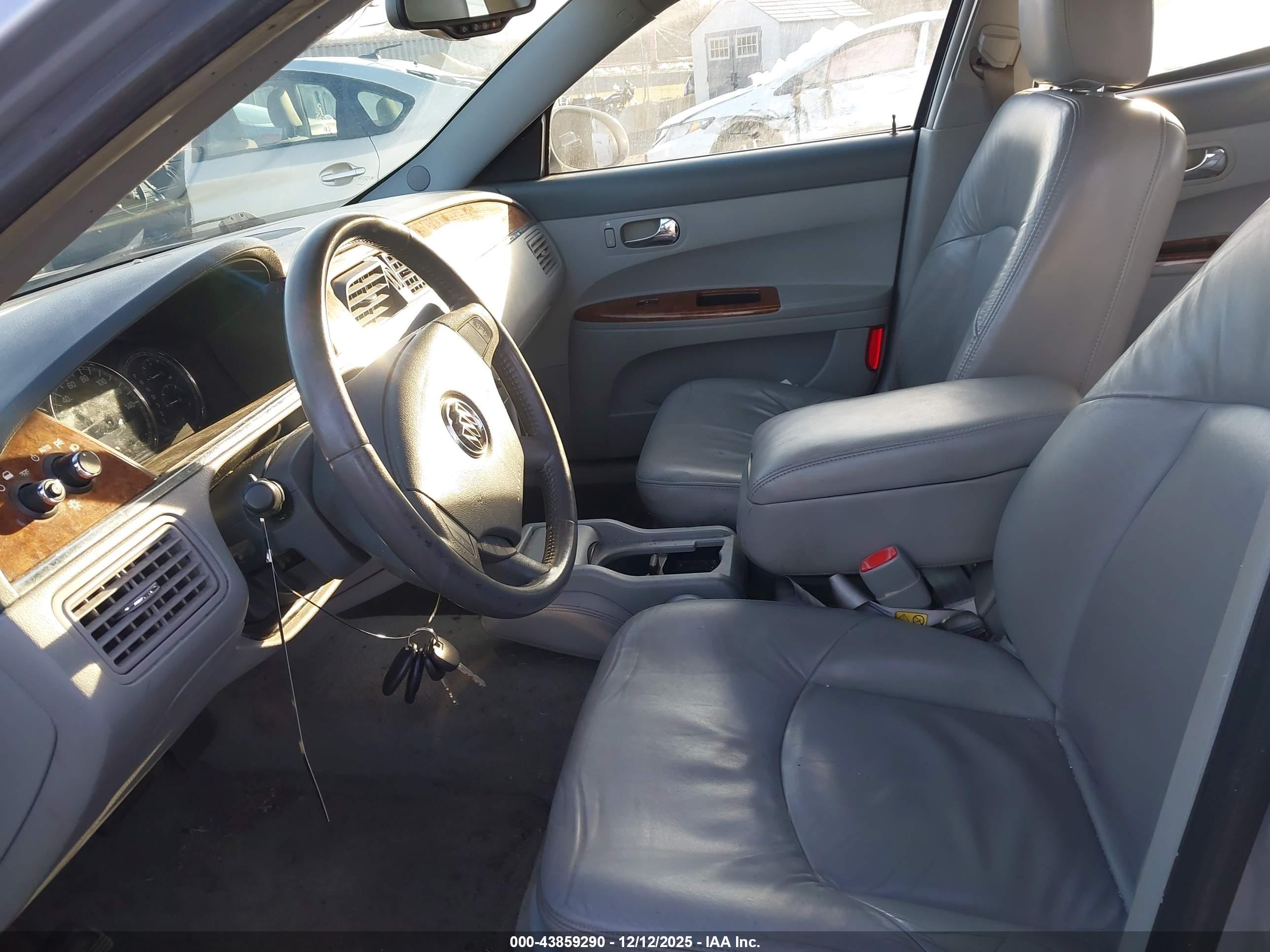 BUICK LACROSSE image 5