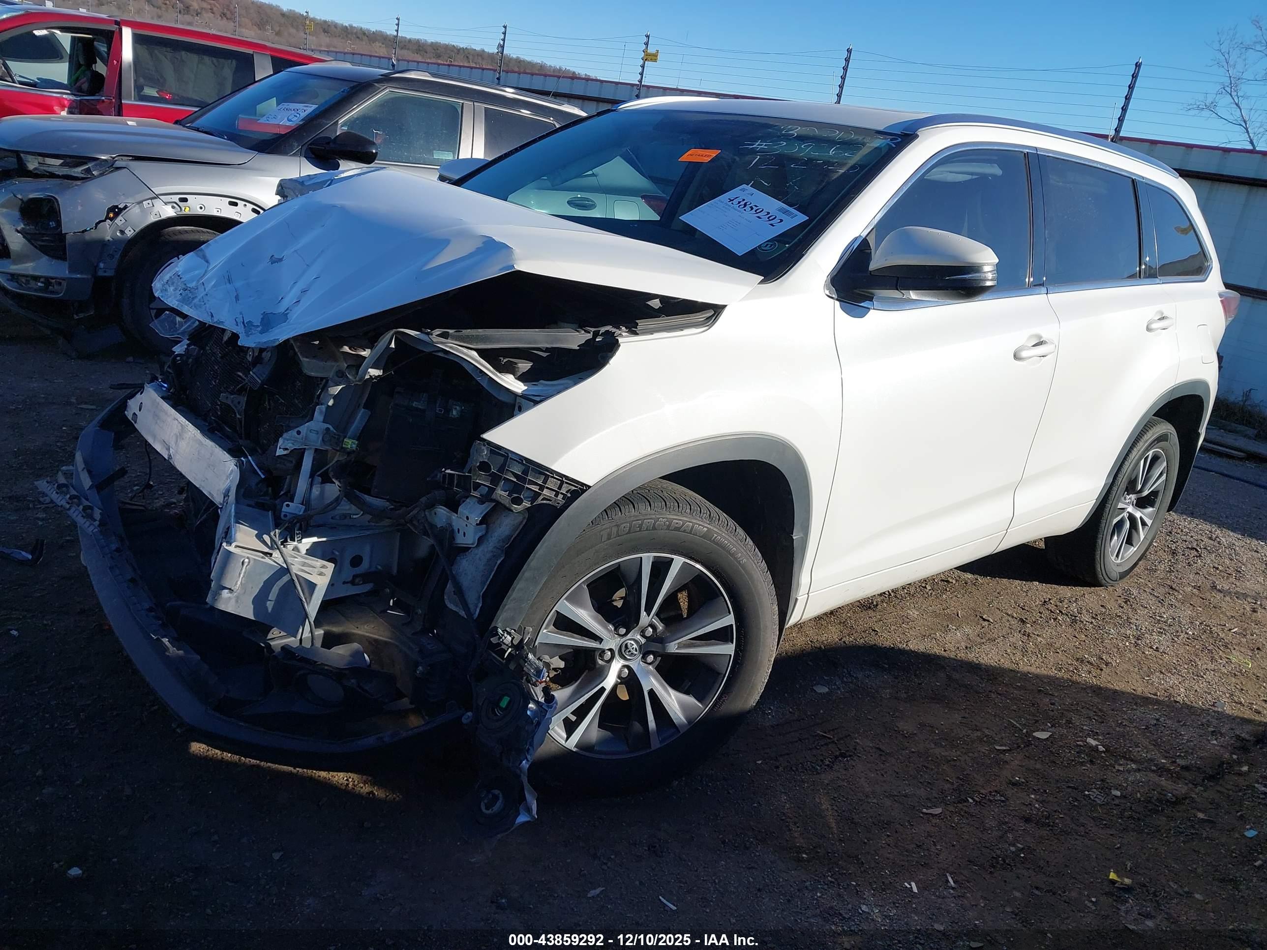 TOYOTA HIGHLANDER image 2