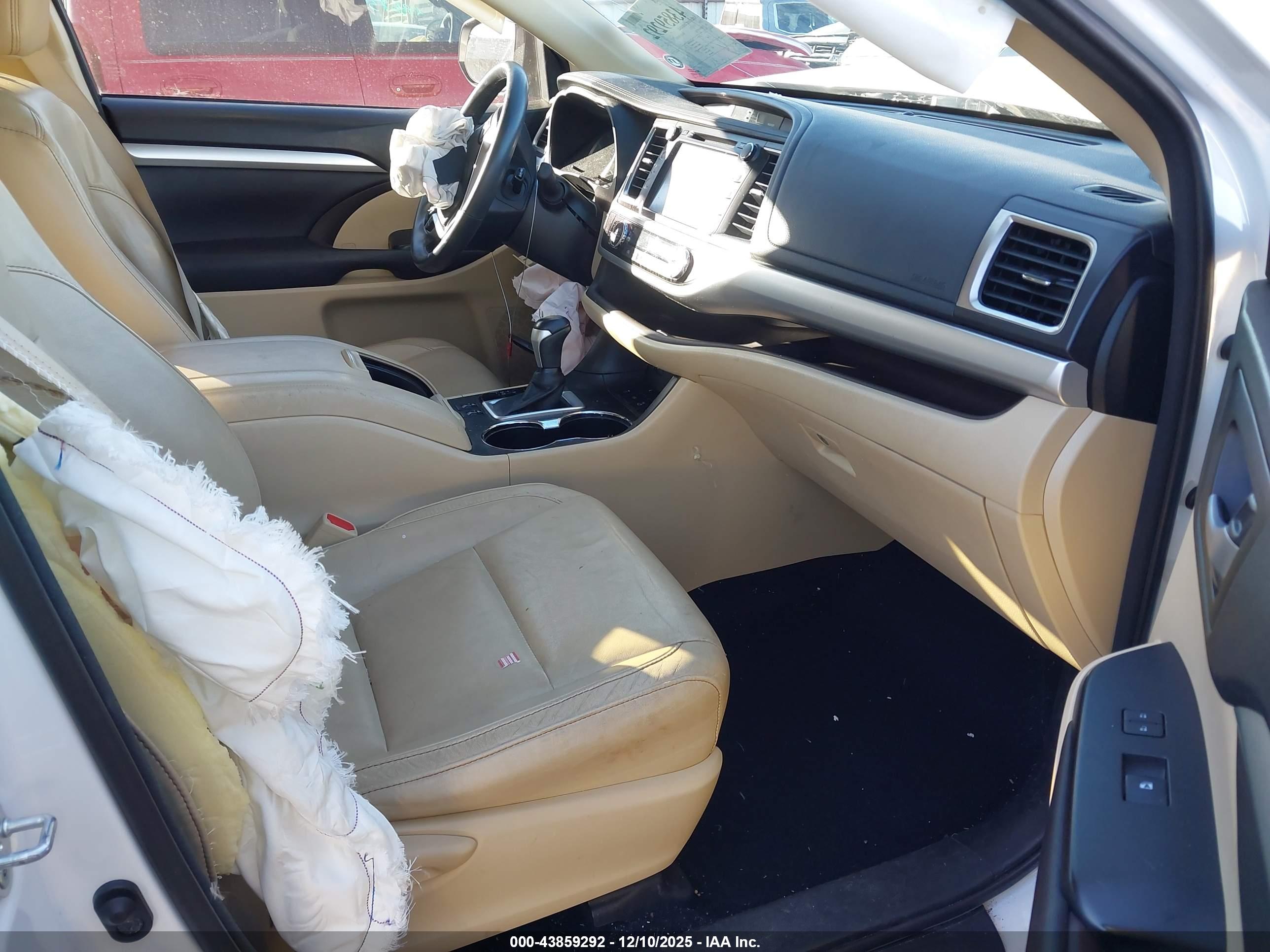 TOYOTA HIGHLANDER image 5