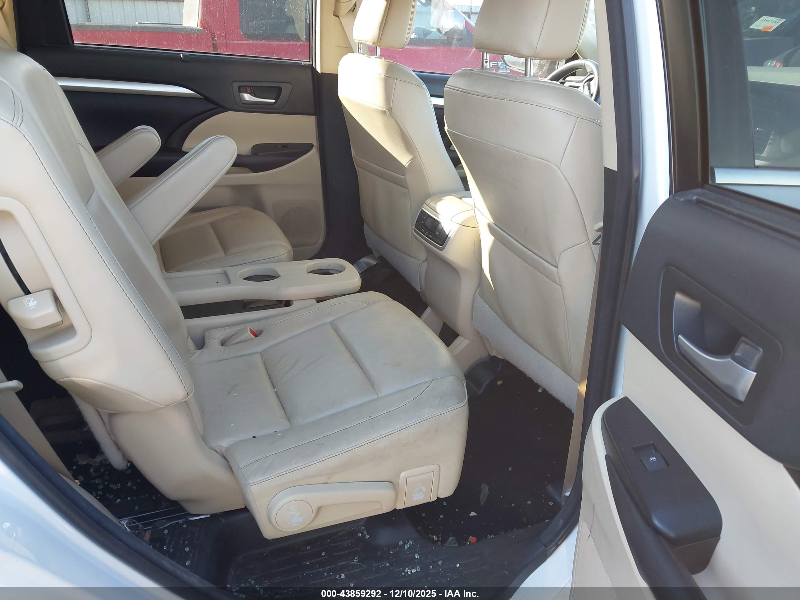 TOYOTA HIGHLANDER image 8