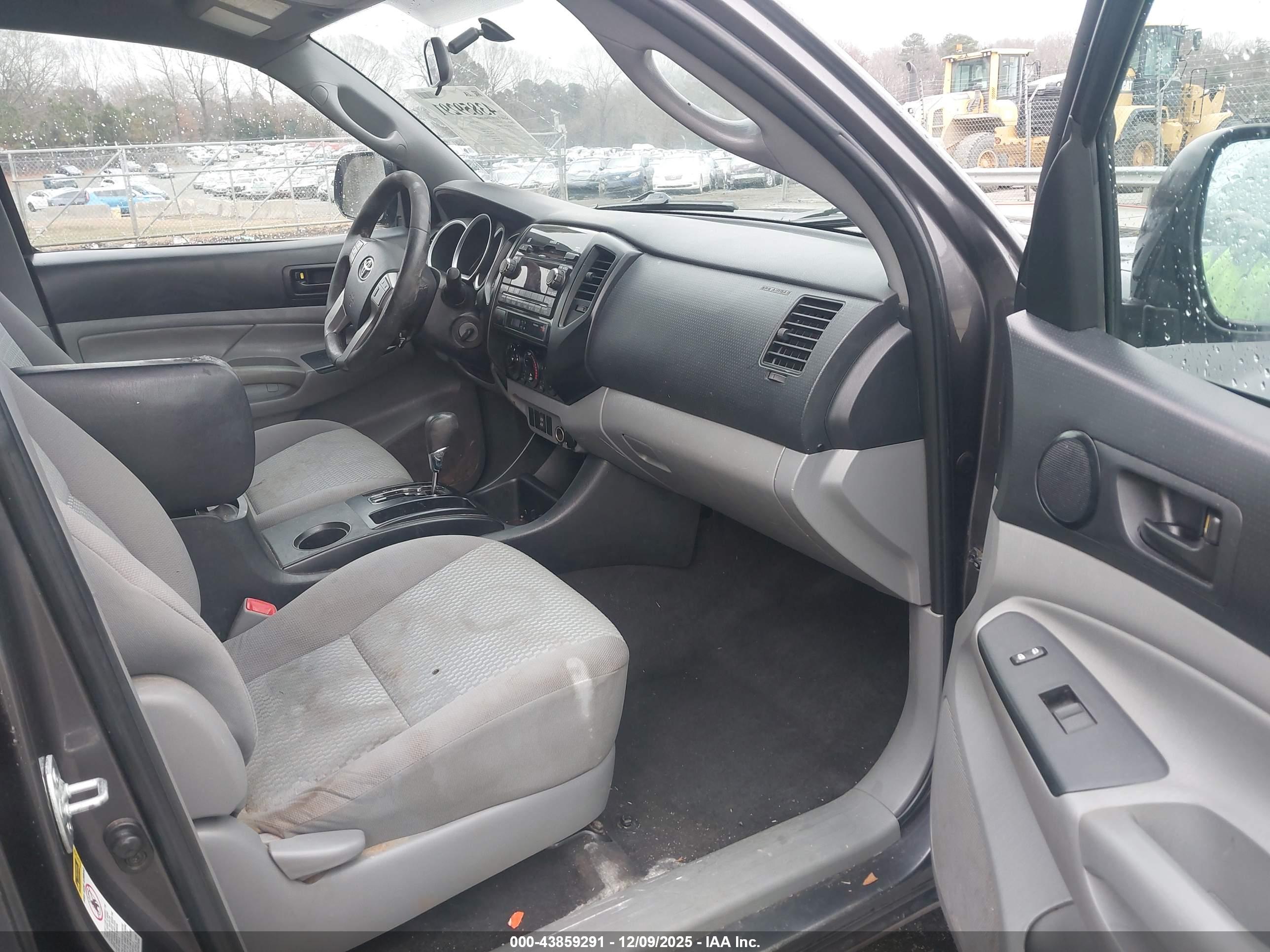 TOYOTA TACOMA image 5