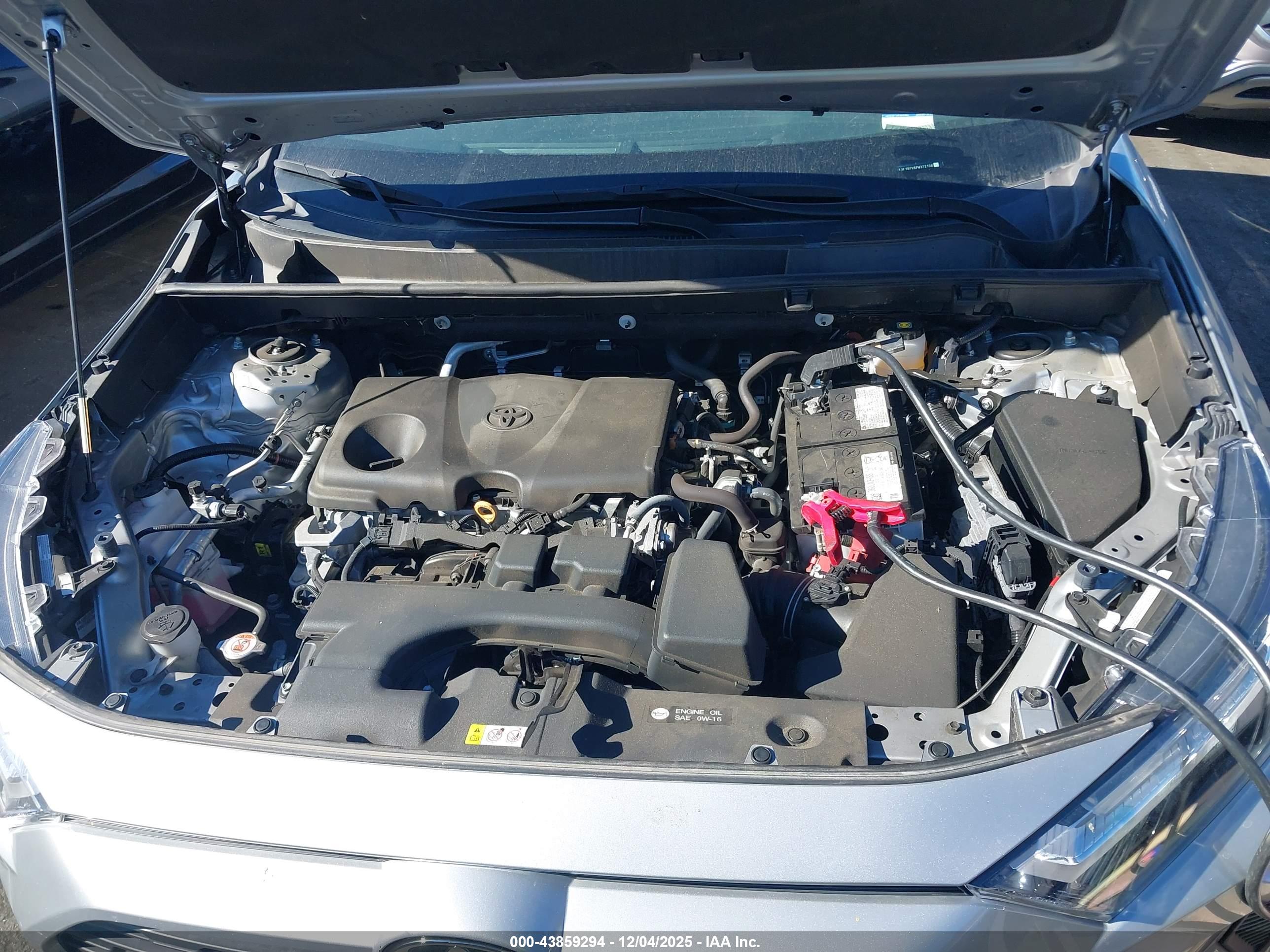 TOYOTA RAV4 image 10