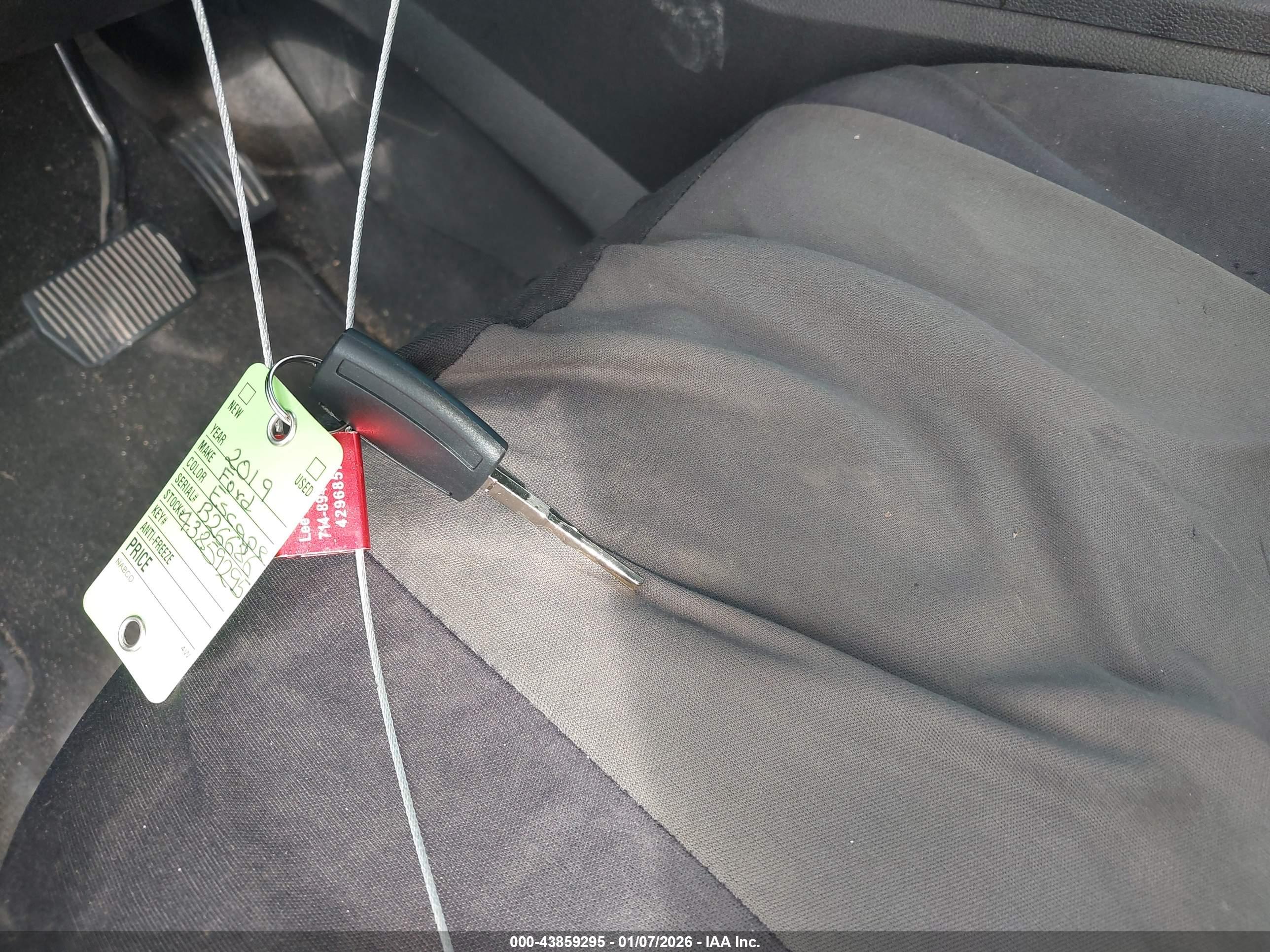 FORD ESCAPE image 11