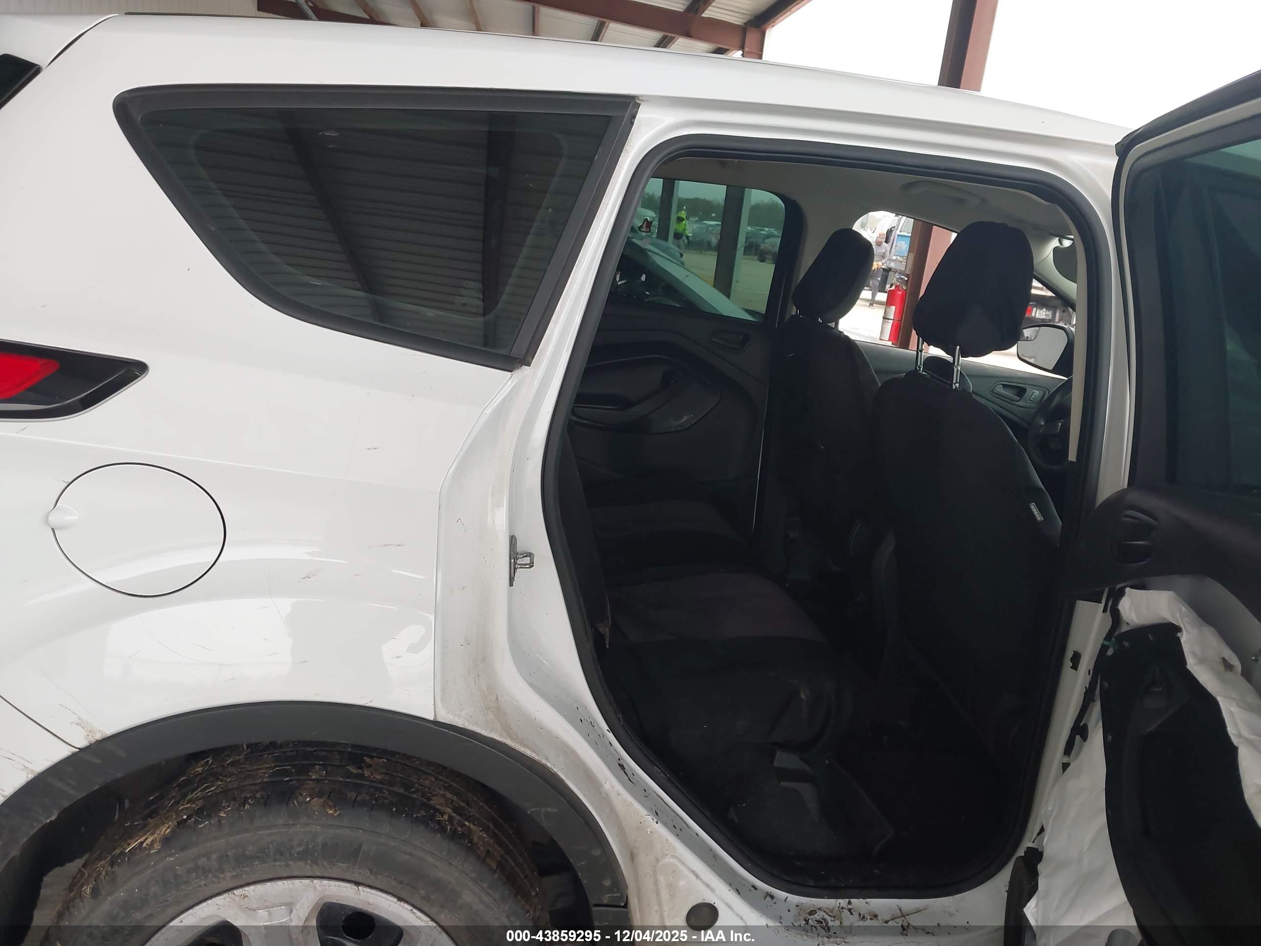FORD ESCAPE image 8
