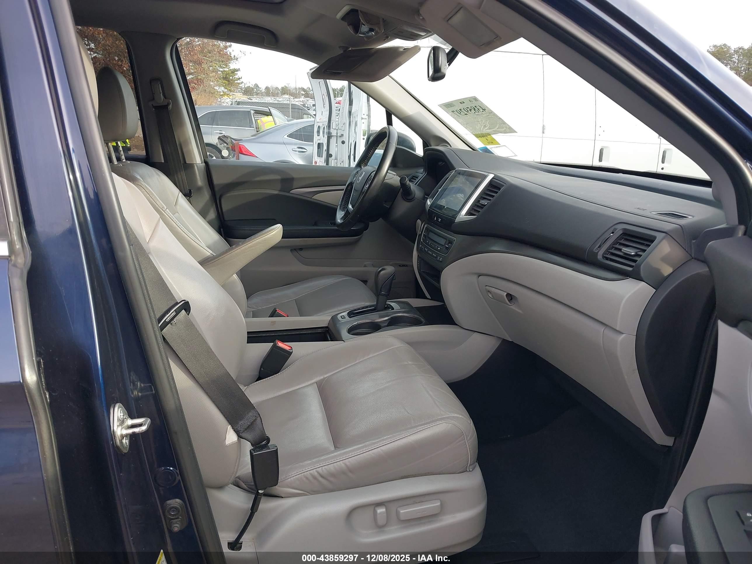 HONDA PILOT image 5