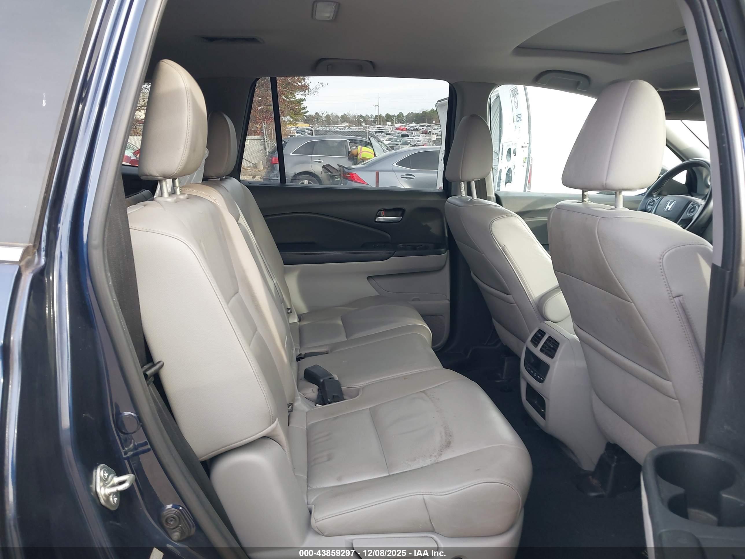 HONDA PILOT image 8