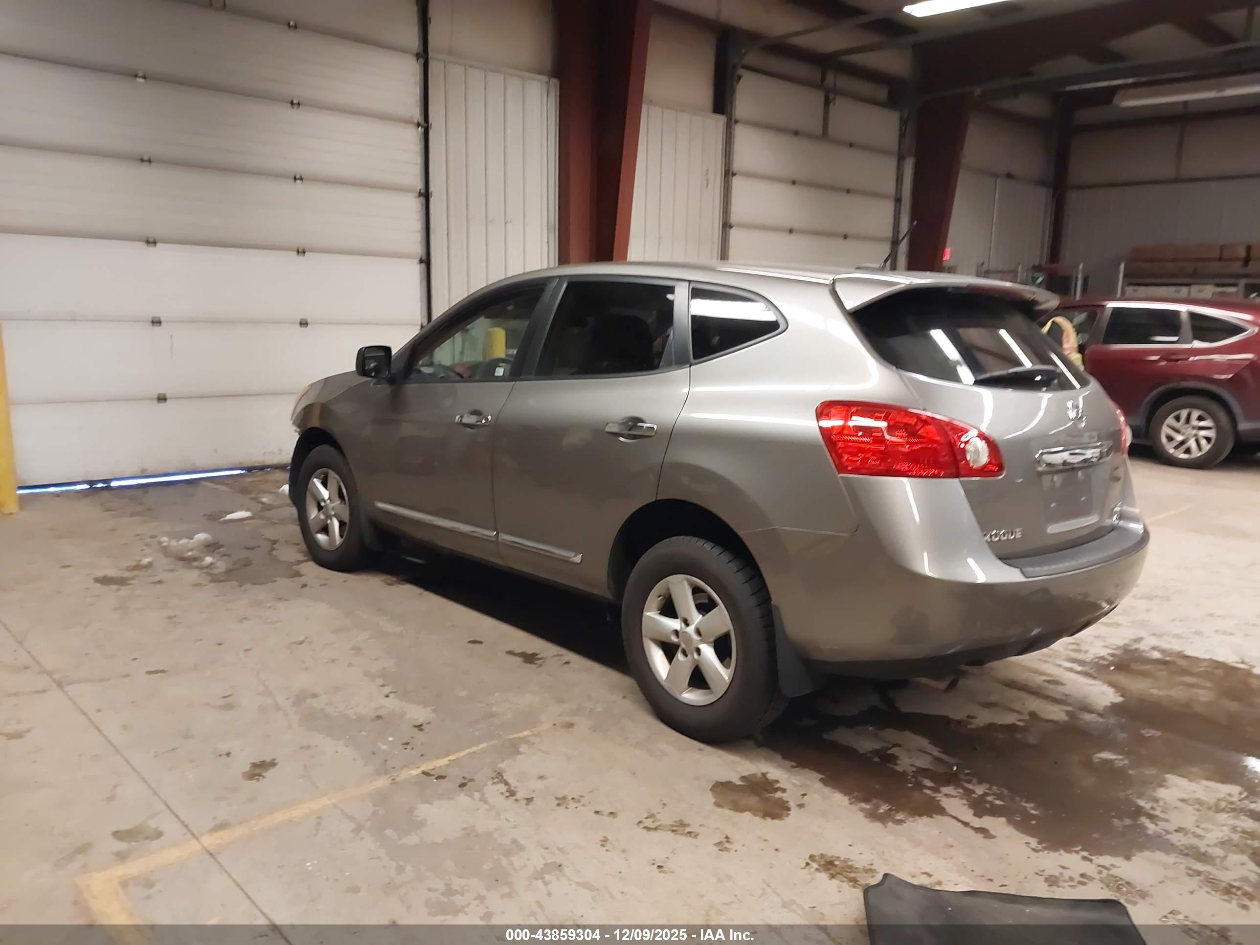 NISSAN ROGUE image 3