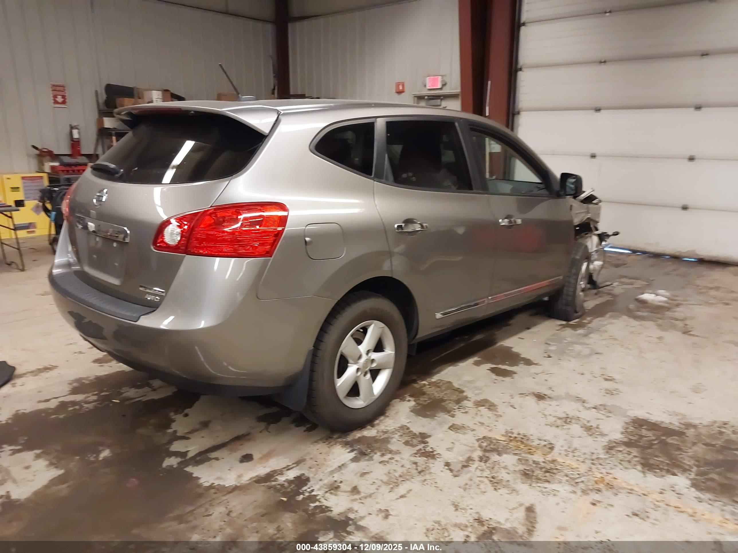 NISSAN ROGUE image 4