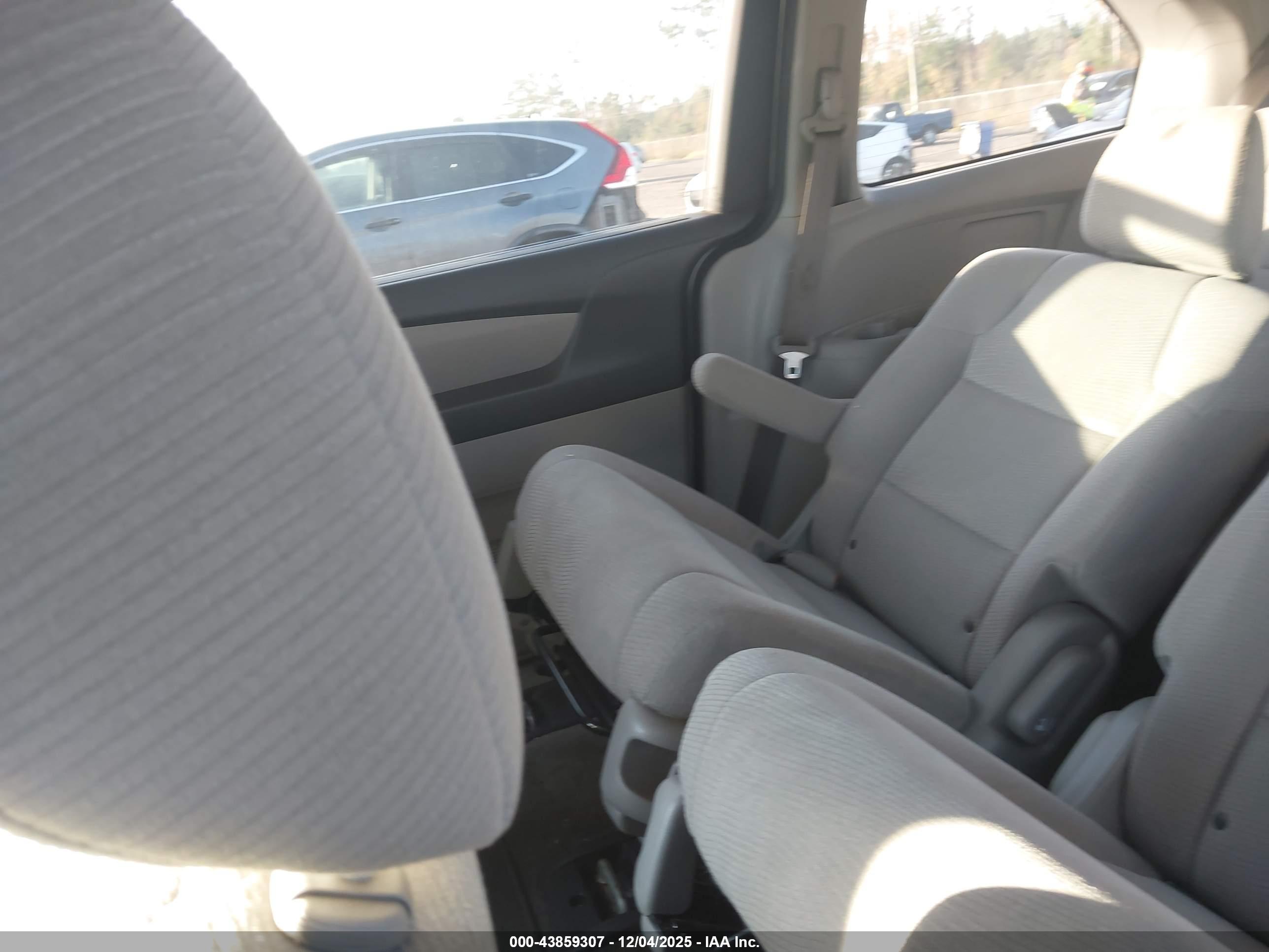 HONDA ODYSSEY image 8