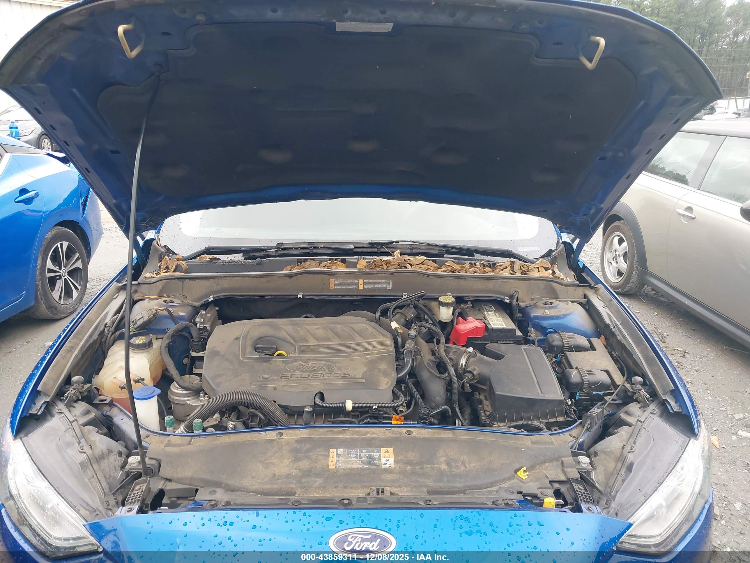 FORD FUSION image 10