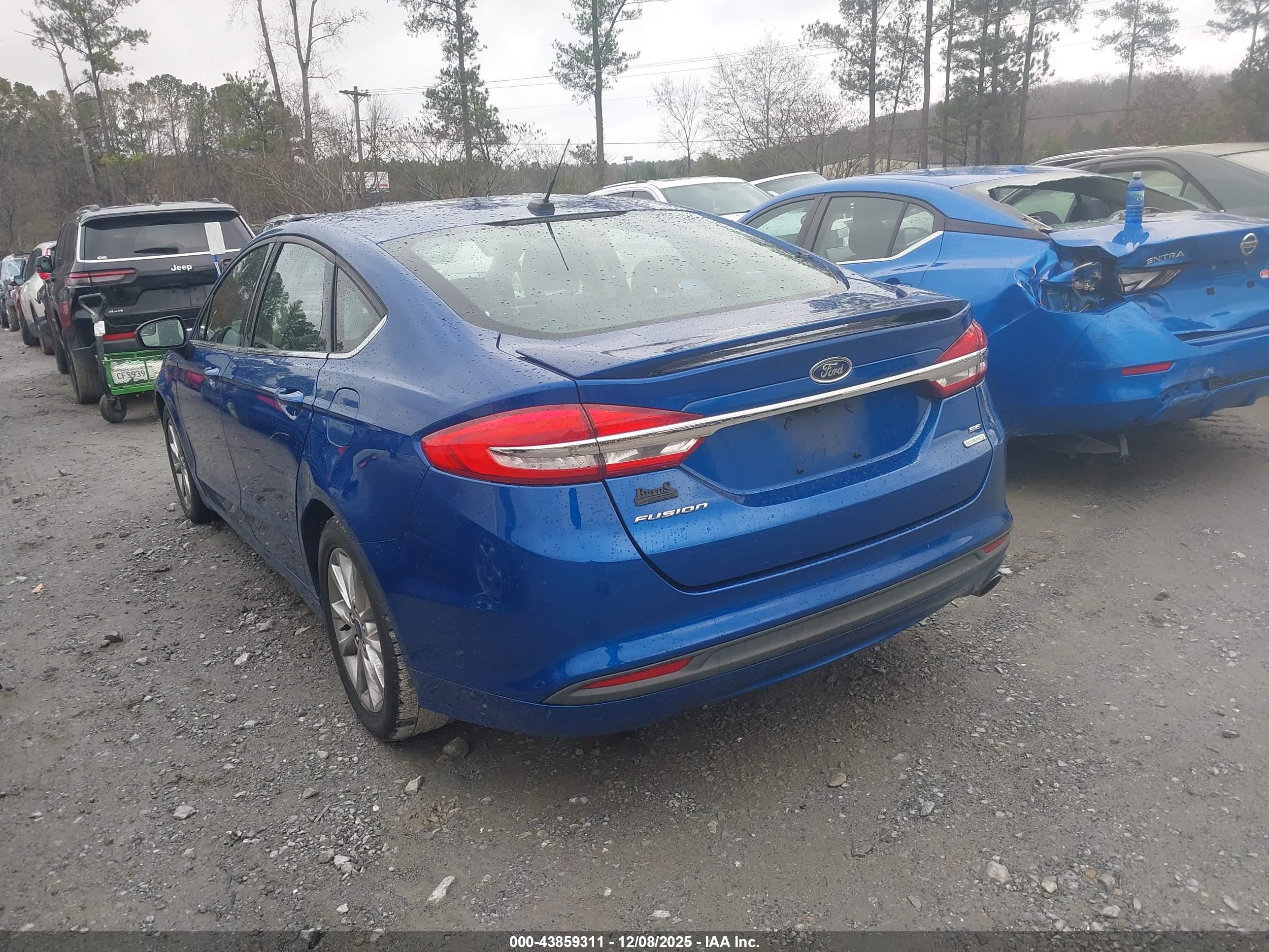 FORD FUSION image 3