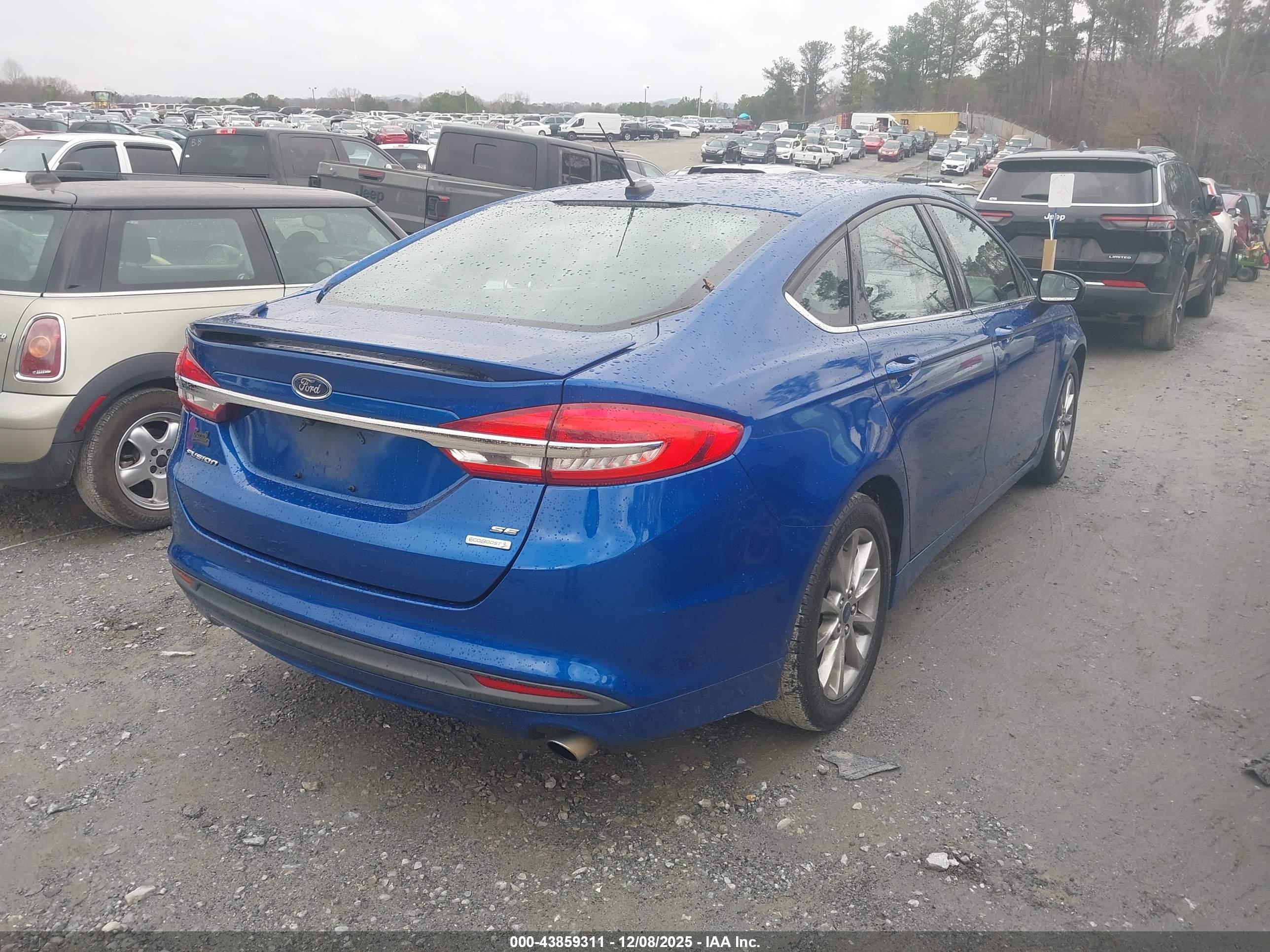 FORD FUSION image 4
