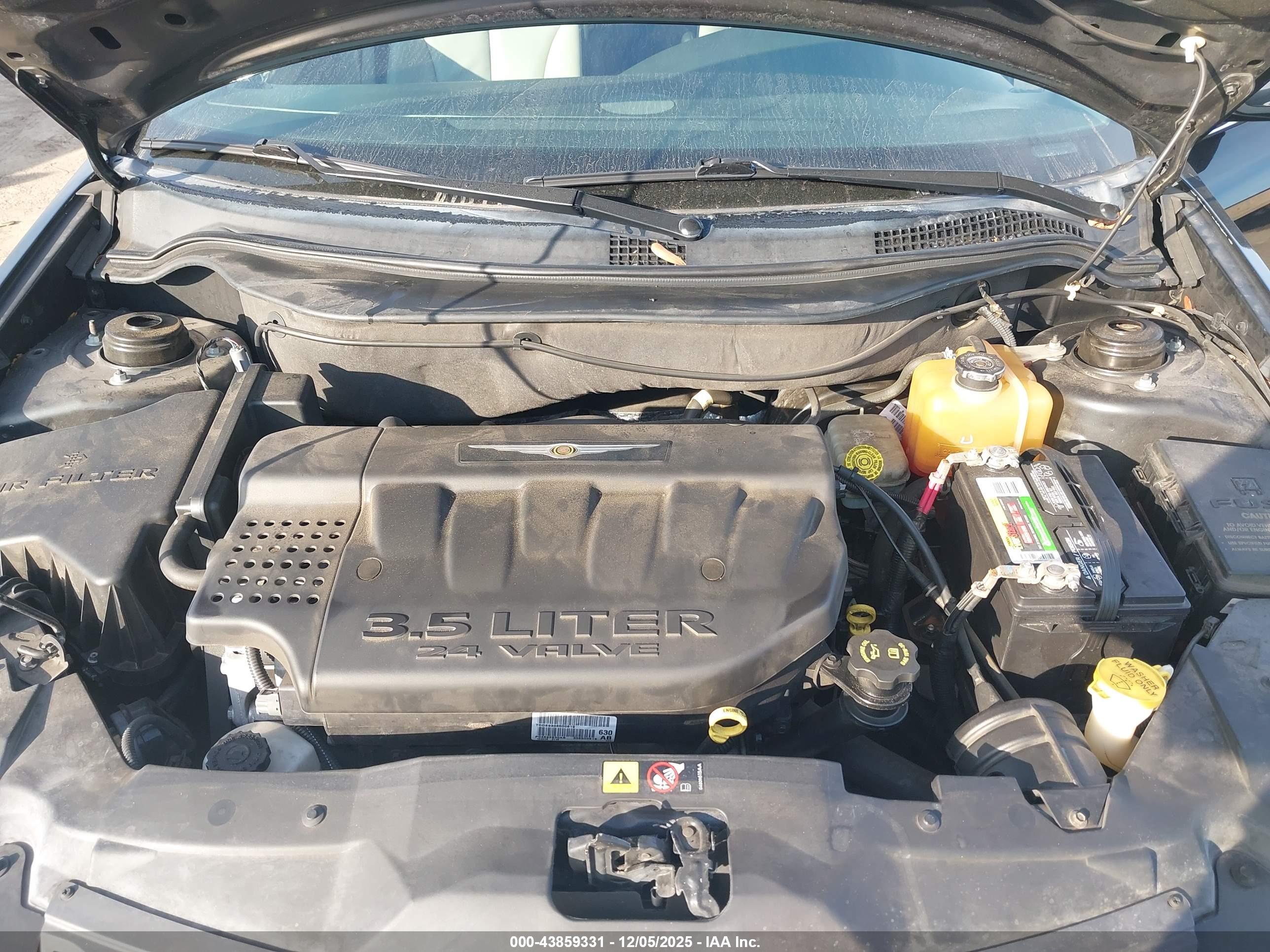 CHRYSLER PACIFICA image 10