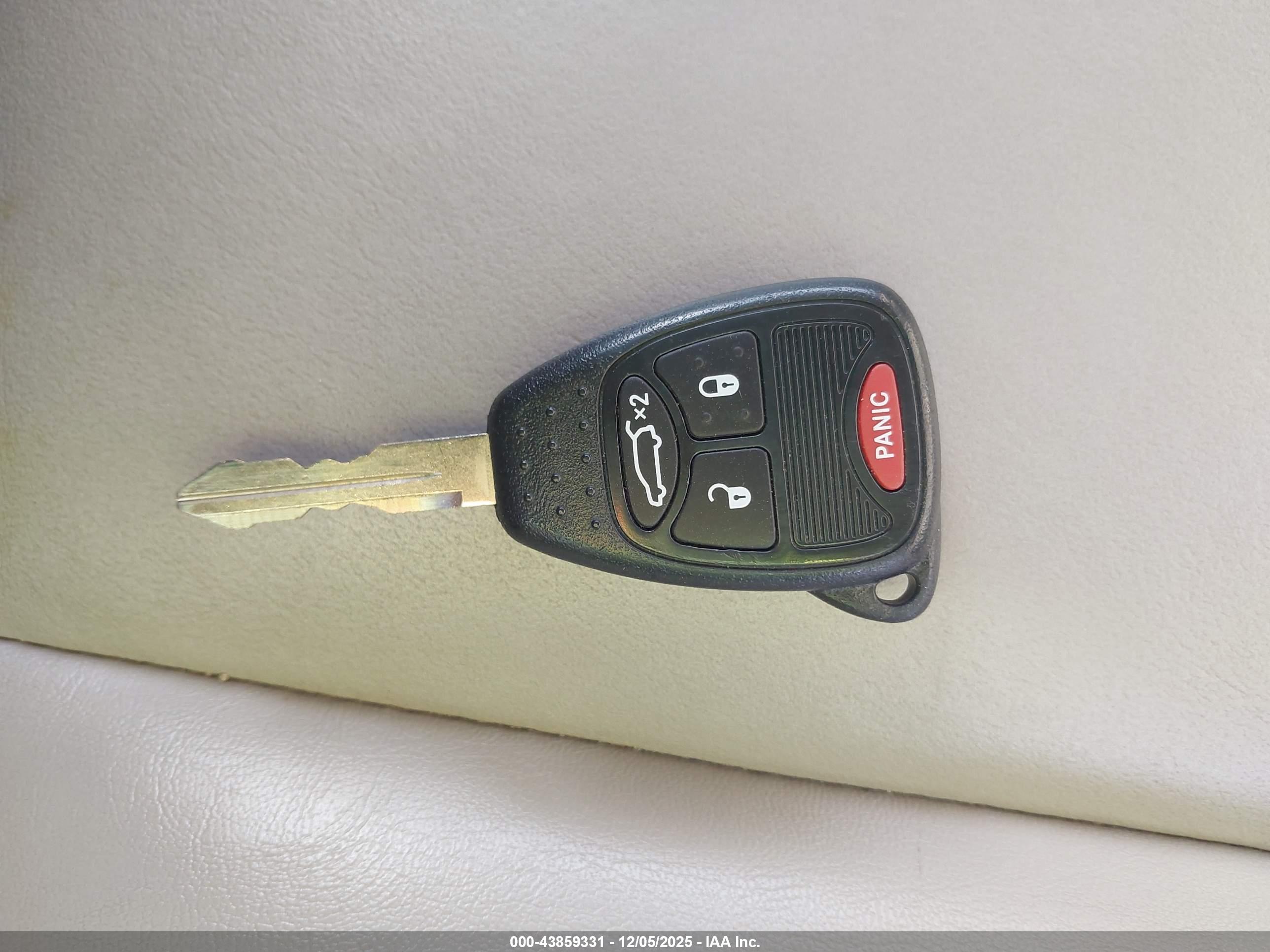 CHRYSLER PACIFICA image 11