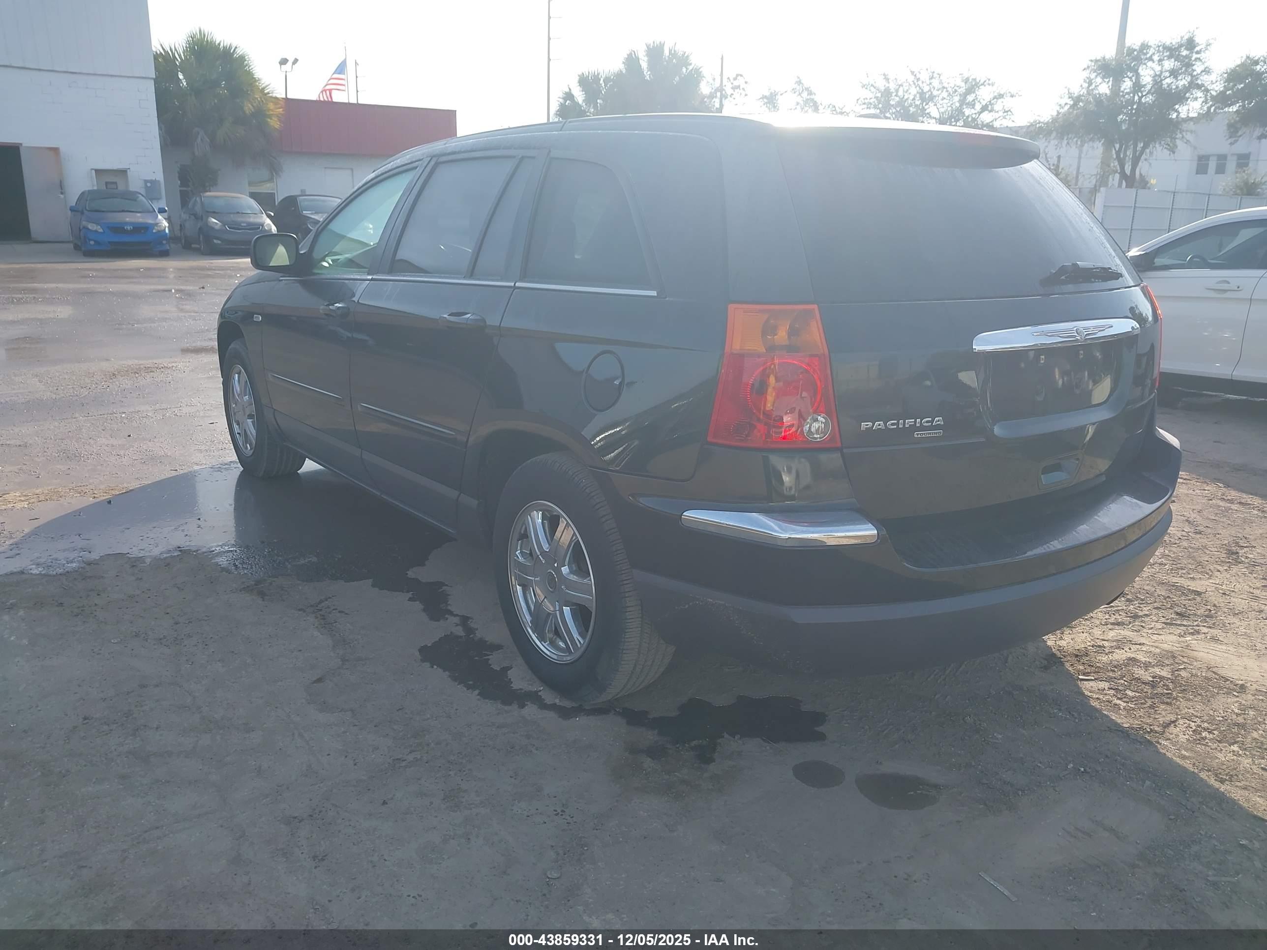 CHRYSLER PACIFICA image 3